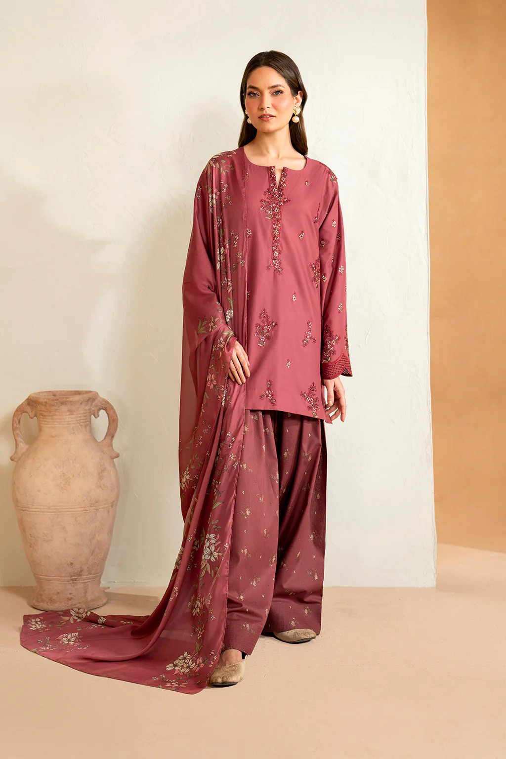 Iznik UE-469 Lawn 2025