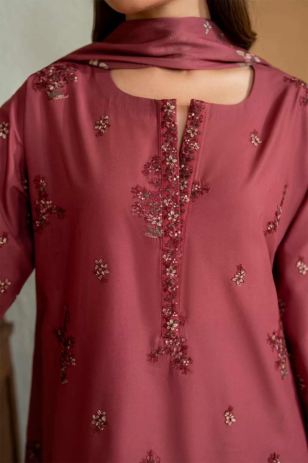 Iznik UE-469 Lawn 2025 - Image 2