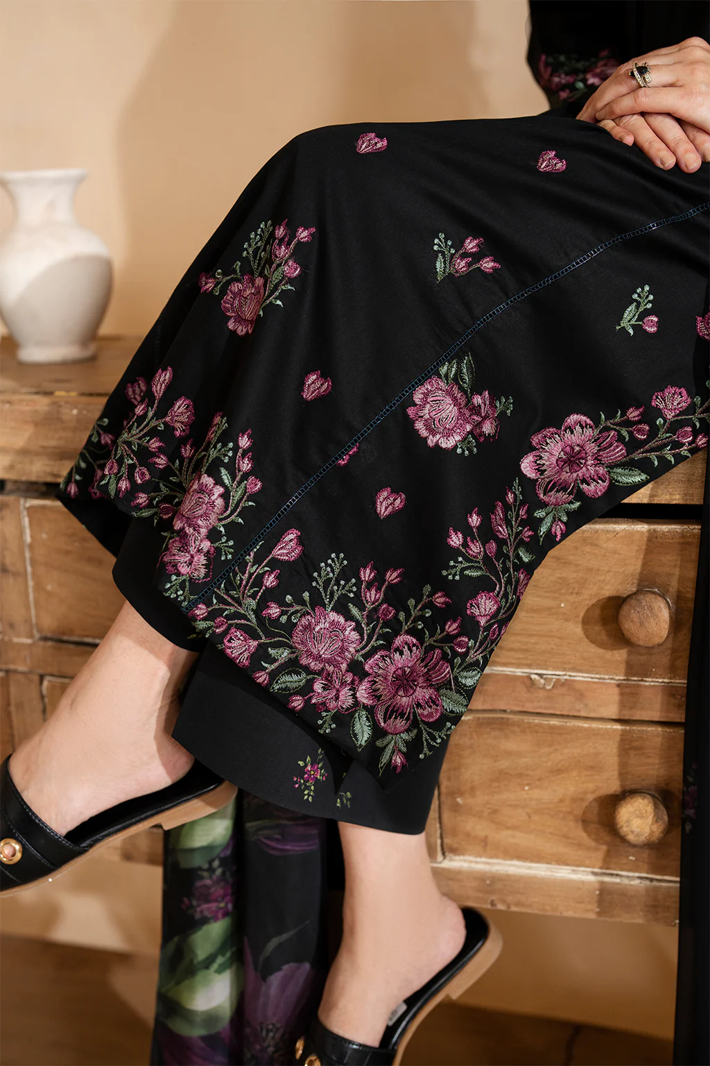 Iznik UE-477 Lawn 2025 - Image 2