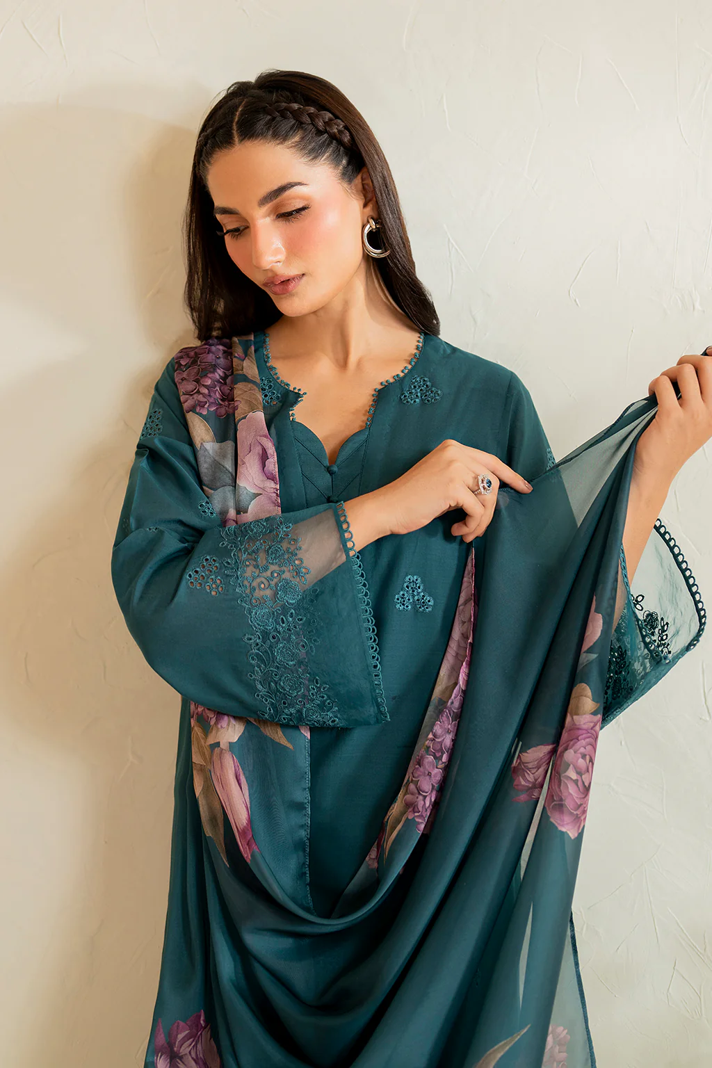 Iznik UE-482 Lawn 2025 - Image 2