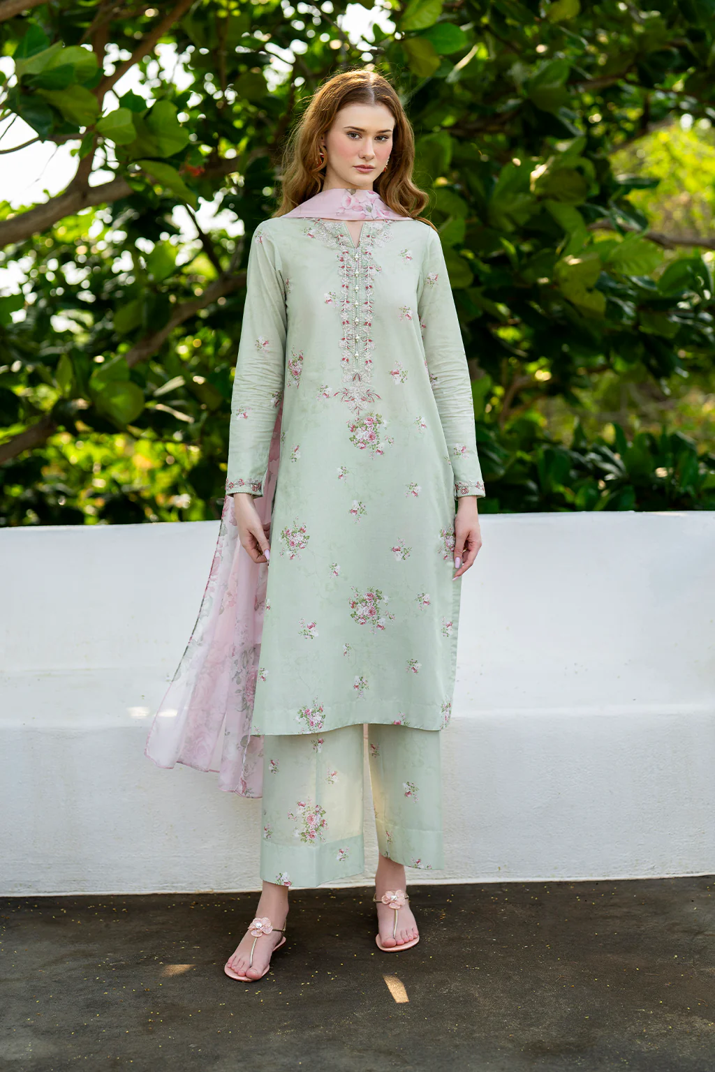 Iznik UE-487 Lawn 2026