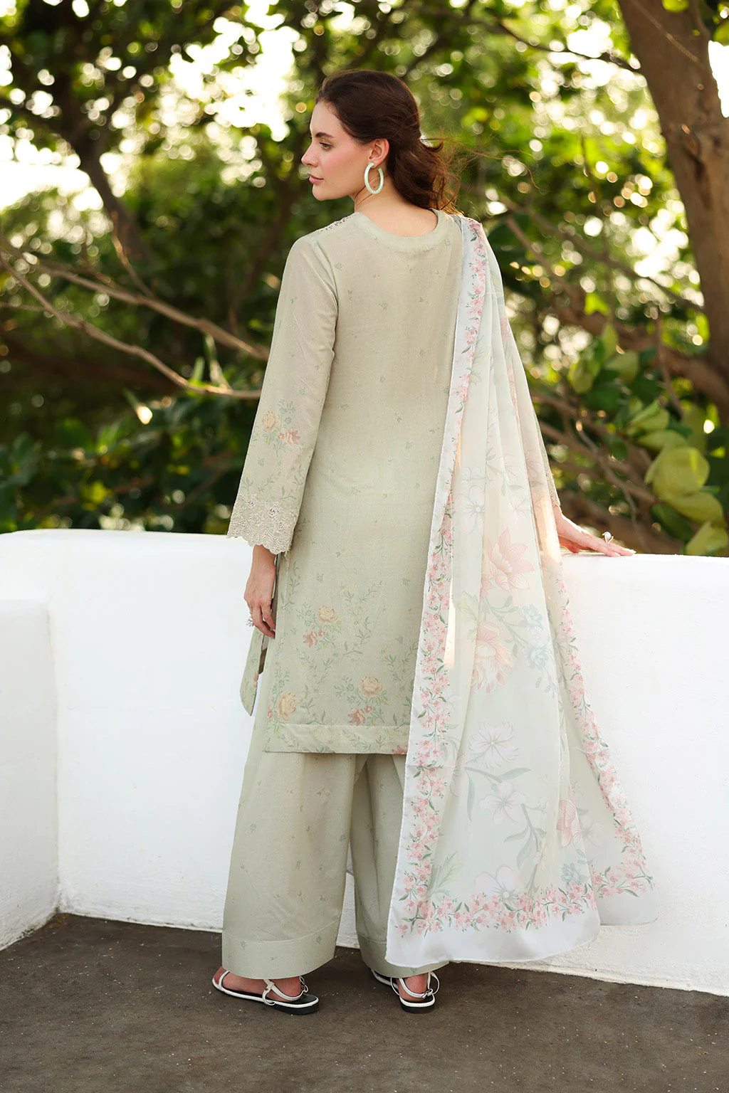Iznik UE-490 Lawn 2026 - Image 2