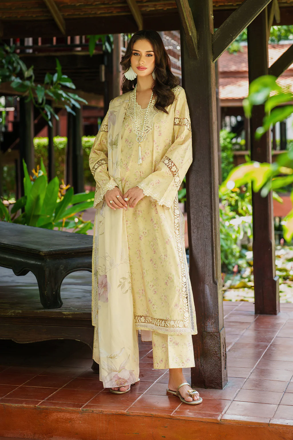 Iznik UE-497 Lawn 2026