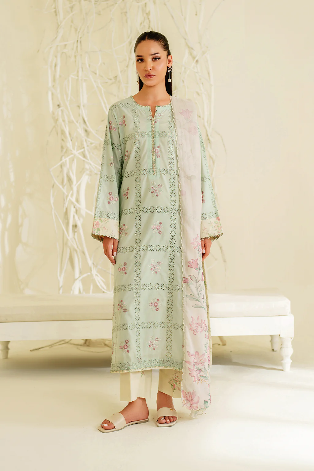 Iznik UE-531 Lawn 2026