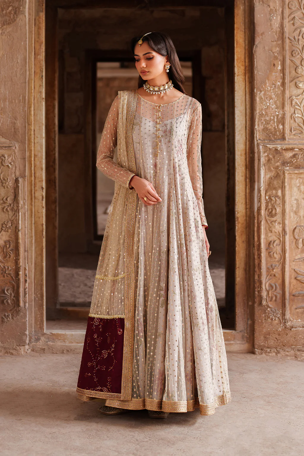 Iznik UE-548 Chinon Chiffon Vol-III 2025