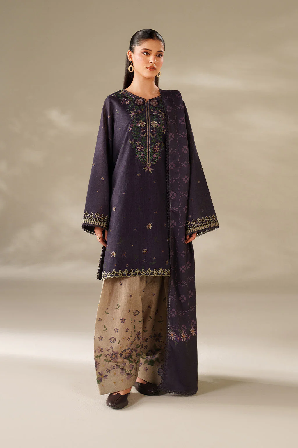 Iznik UE-568 Khaddar Edit 2025