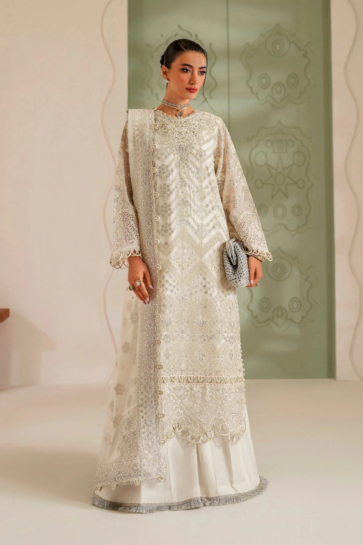 Iznik Vareha Neorah Luxury Collection 2025