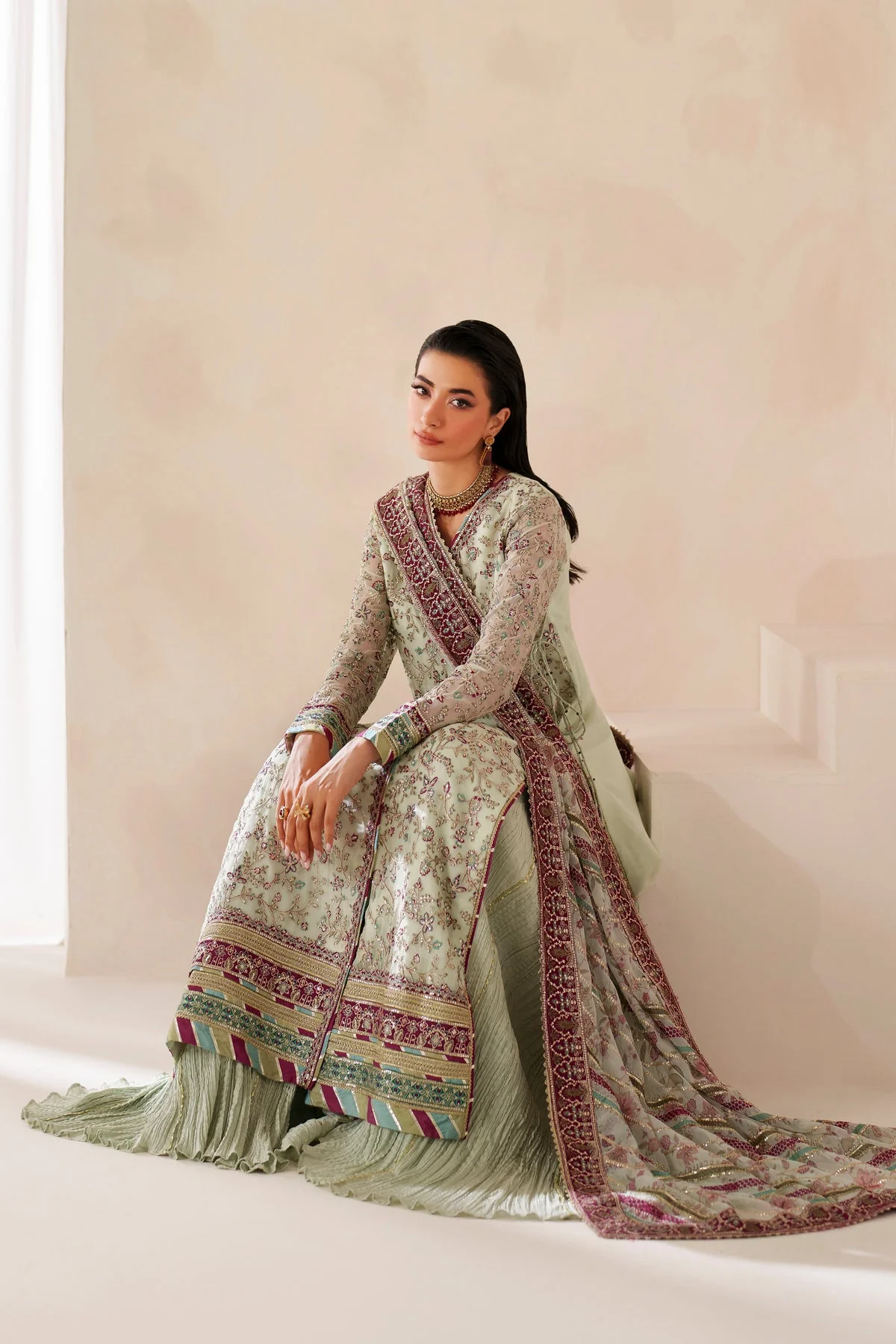 Iznik Zaleh Neorah Luxury Collection 2025 - Image 2