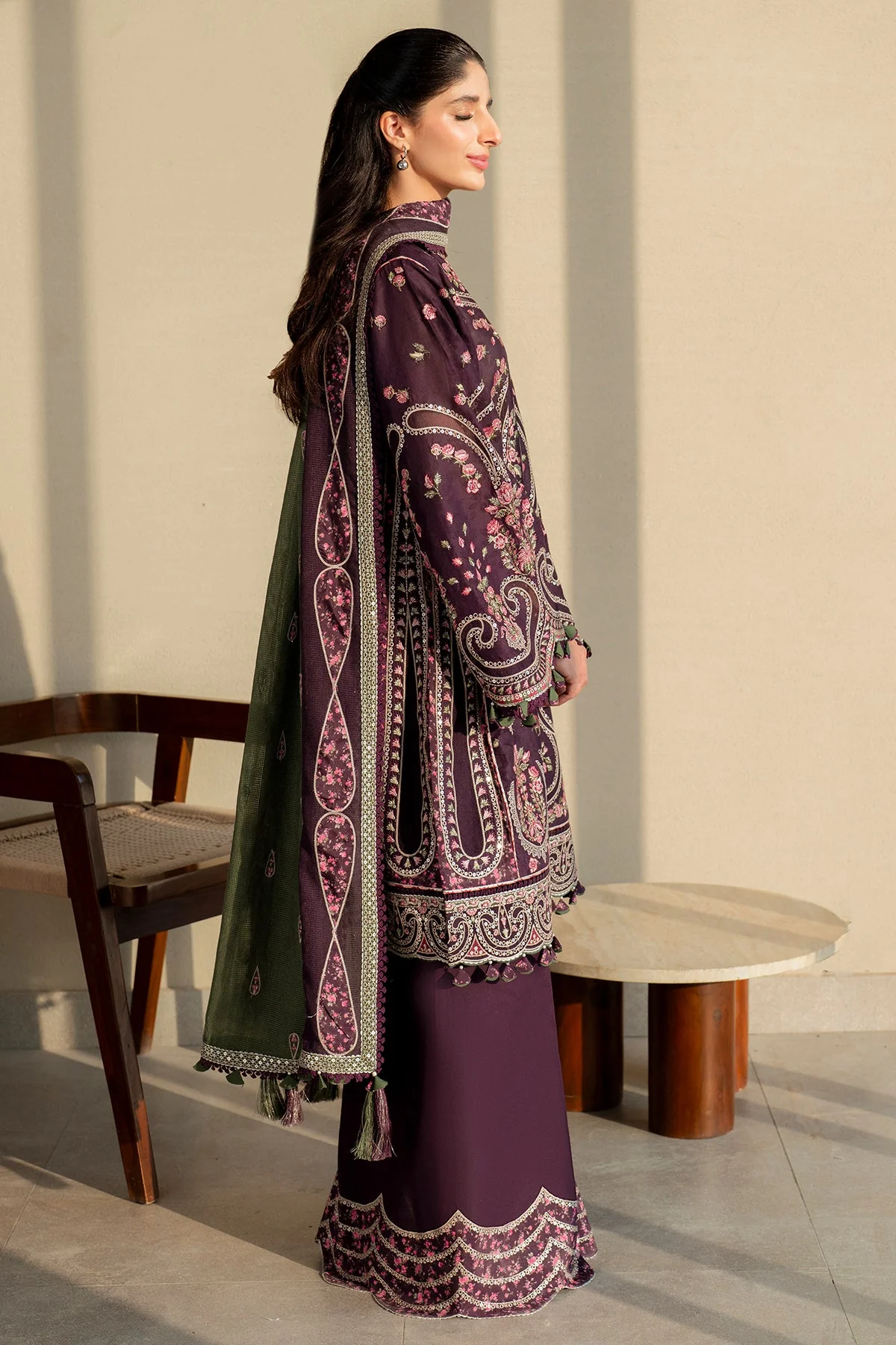 Jazmin SL25-D6 Shahkaar Luxury Lawn 2025 - Image 2