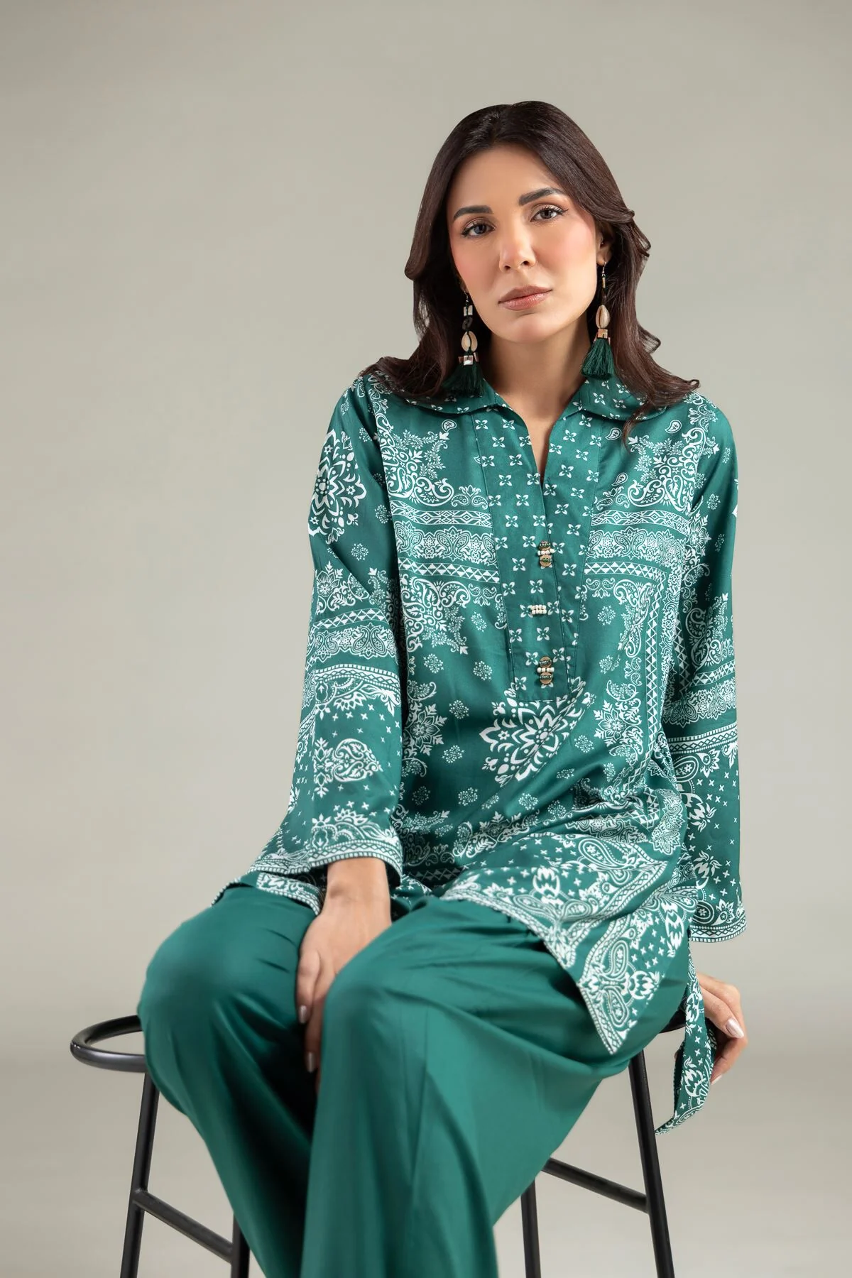 Khaadi 1-26-110-A-D-VG_MULTI Basics In Between 2026 - Image 2