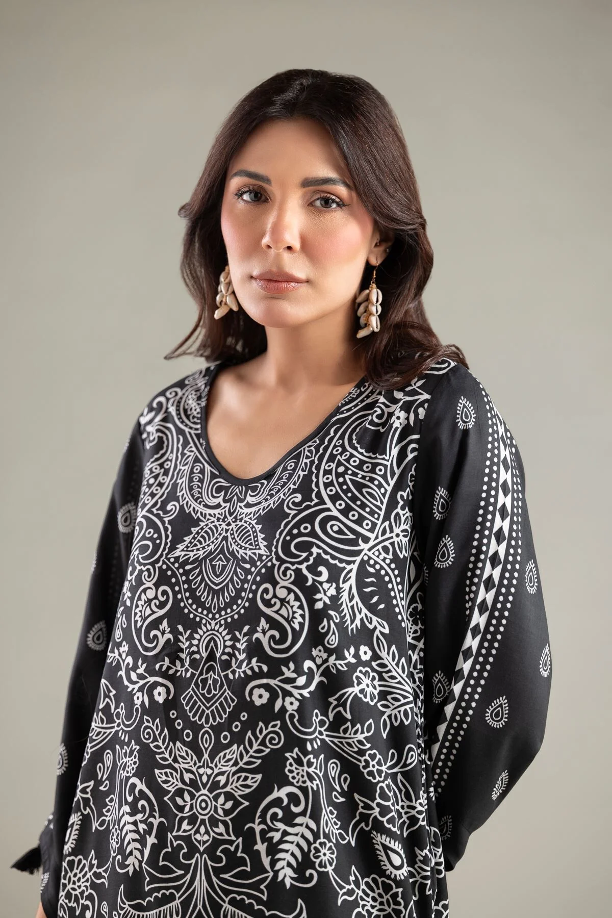 Khaadi 1-26-110-A-E-VG_MULTI Basics In Between 2026 - Image 3