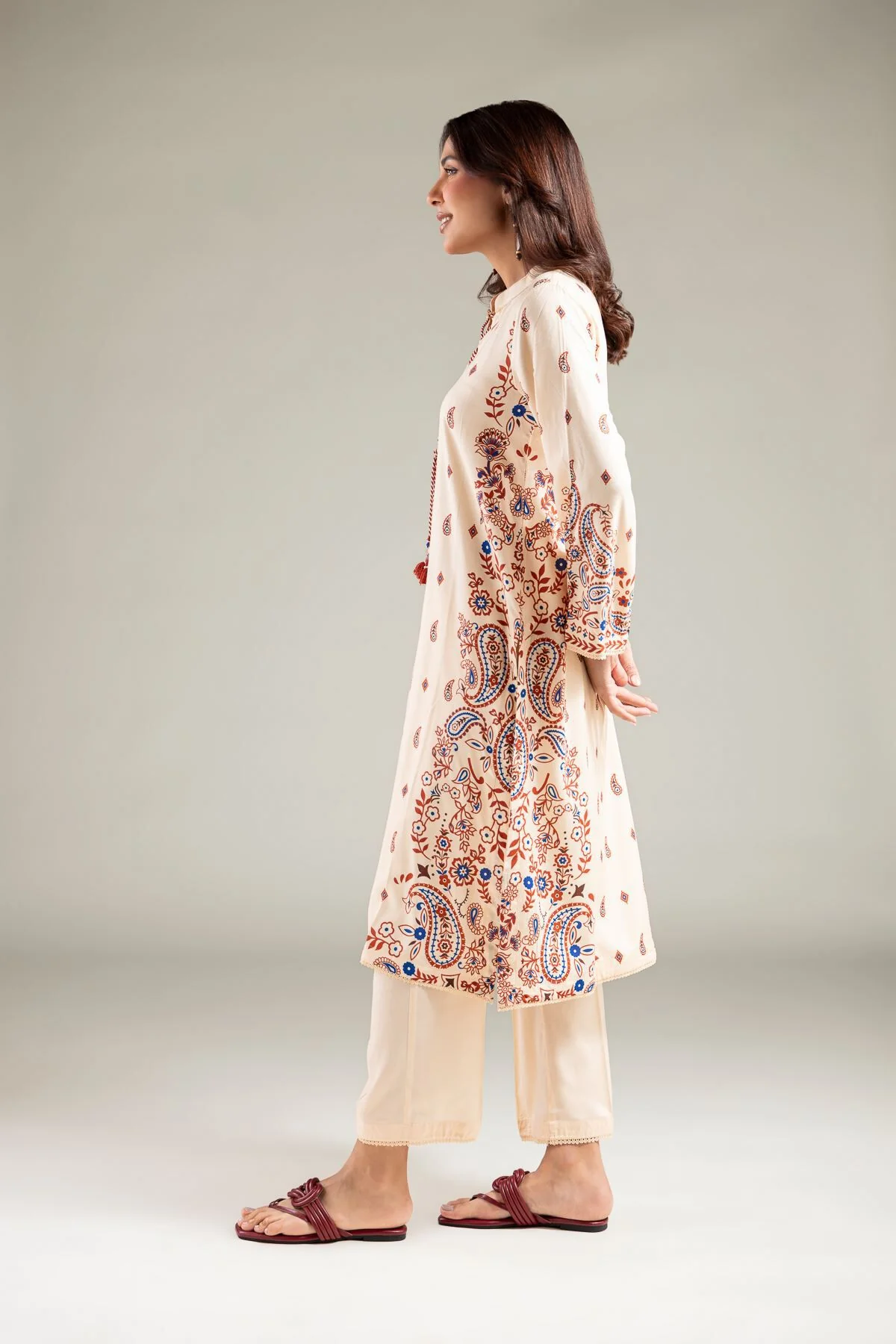 Khaadi 1-26-110-B-G-VG_MULTI Basics In Between 2026 - Image 2