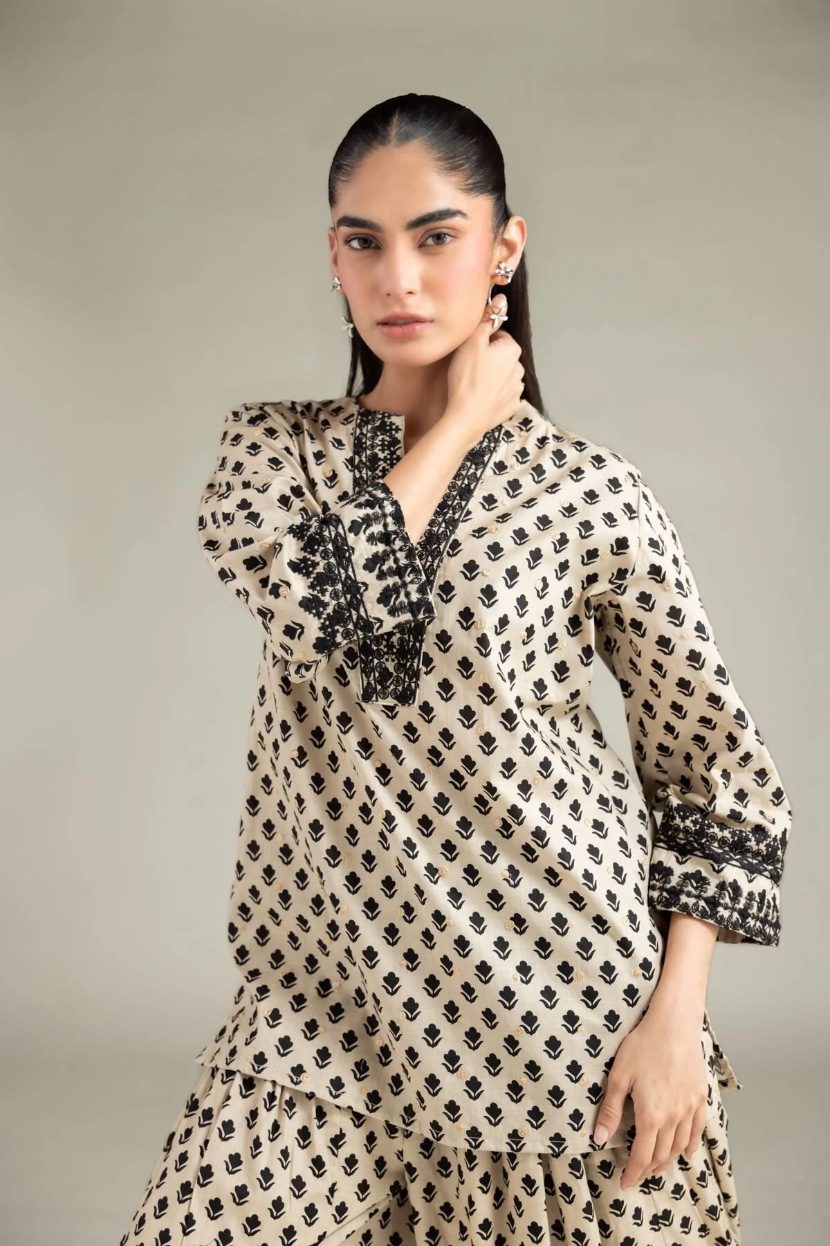 Khaadi 6-26-102-A-G Urban Nomad Spirit 2026 - Image 2