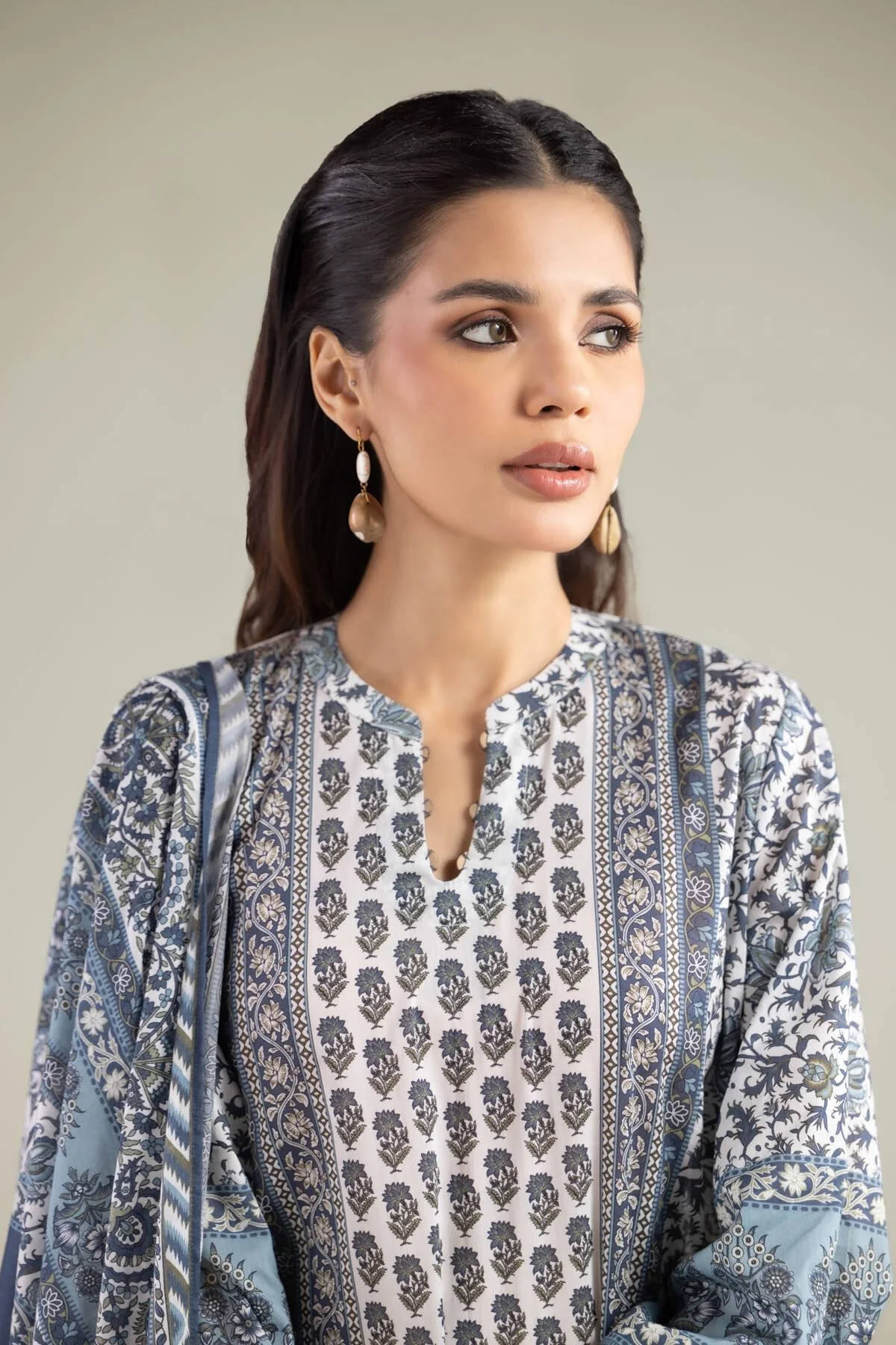 Khaadi A11-26-101FG1 Lawn Collection 2026 - Image 2