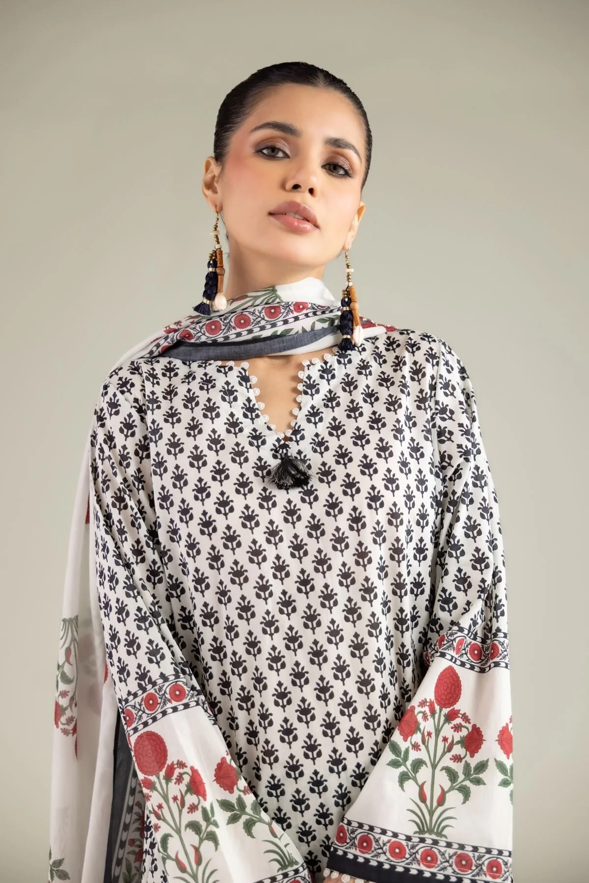 Khaadi A11-26-101FH1 Lawn Collection 2026 - Image 2