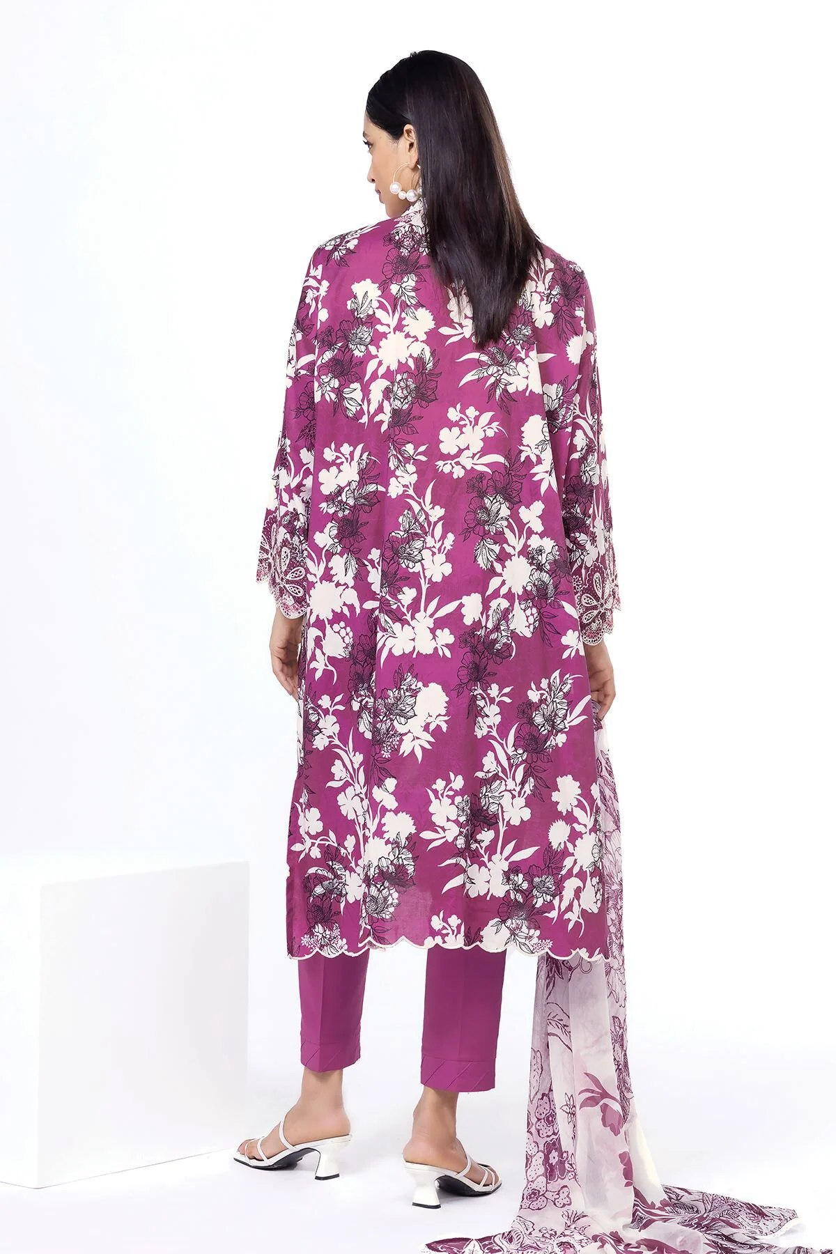 Khaadi CN01B-VG Spring Summer Lawn 2025 - Image 2