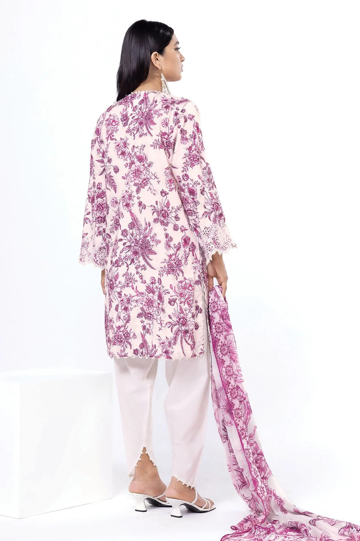 Khaadi CN06B-VG Spring Summer Lawn 2025 - Image 2