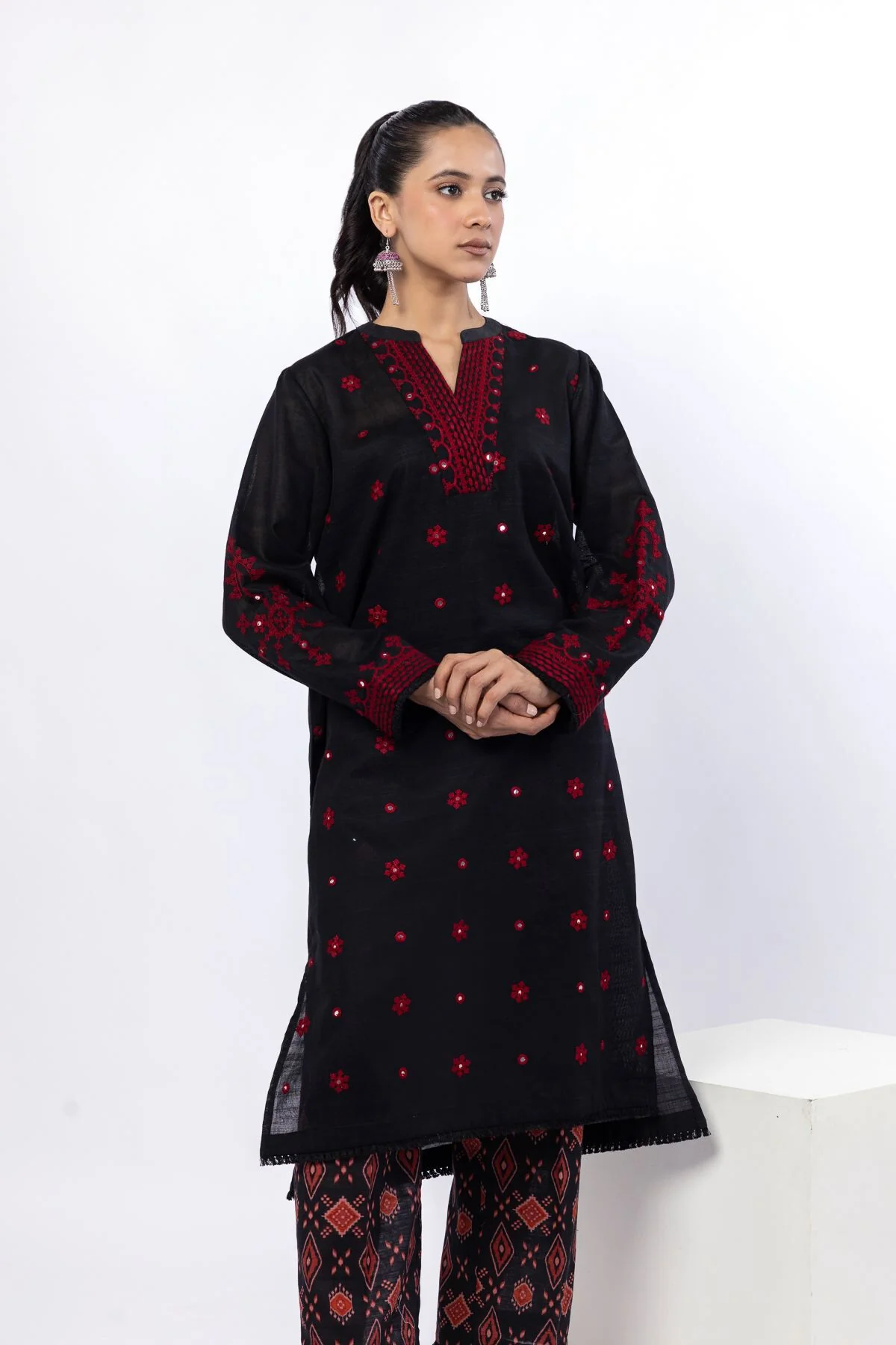 Khaadi KW52A Fabrics 2 Piece Top and Bottom 2025 - Image 2