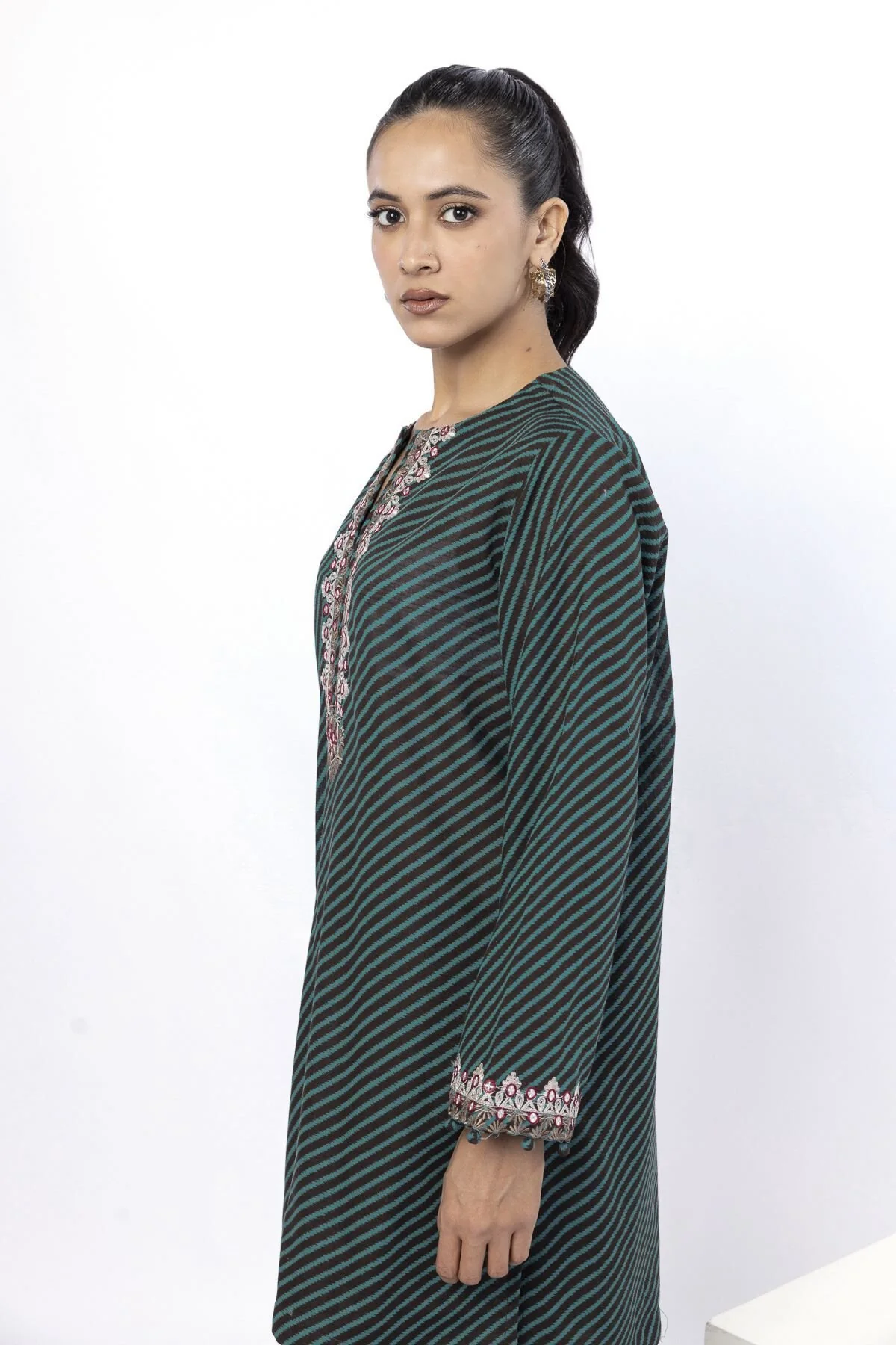 Khaadi KW59B Fabrics 2 Piece Top and Bottom 2025 - Image 2