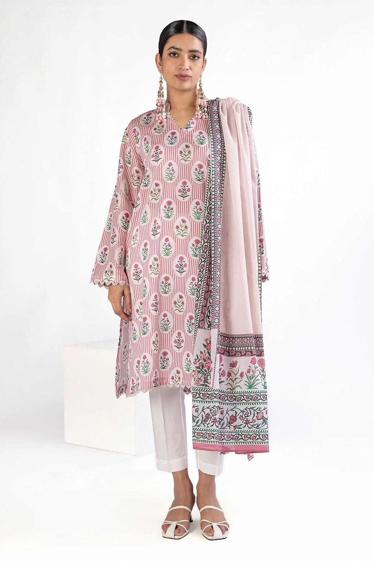Khaadi SSZ125A Fabrics 2 Piece Top and Dupatta 2025 - Image 2