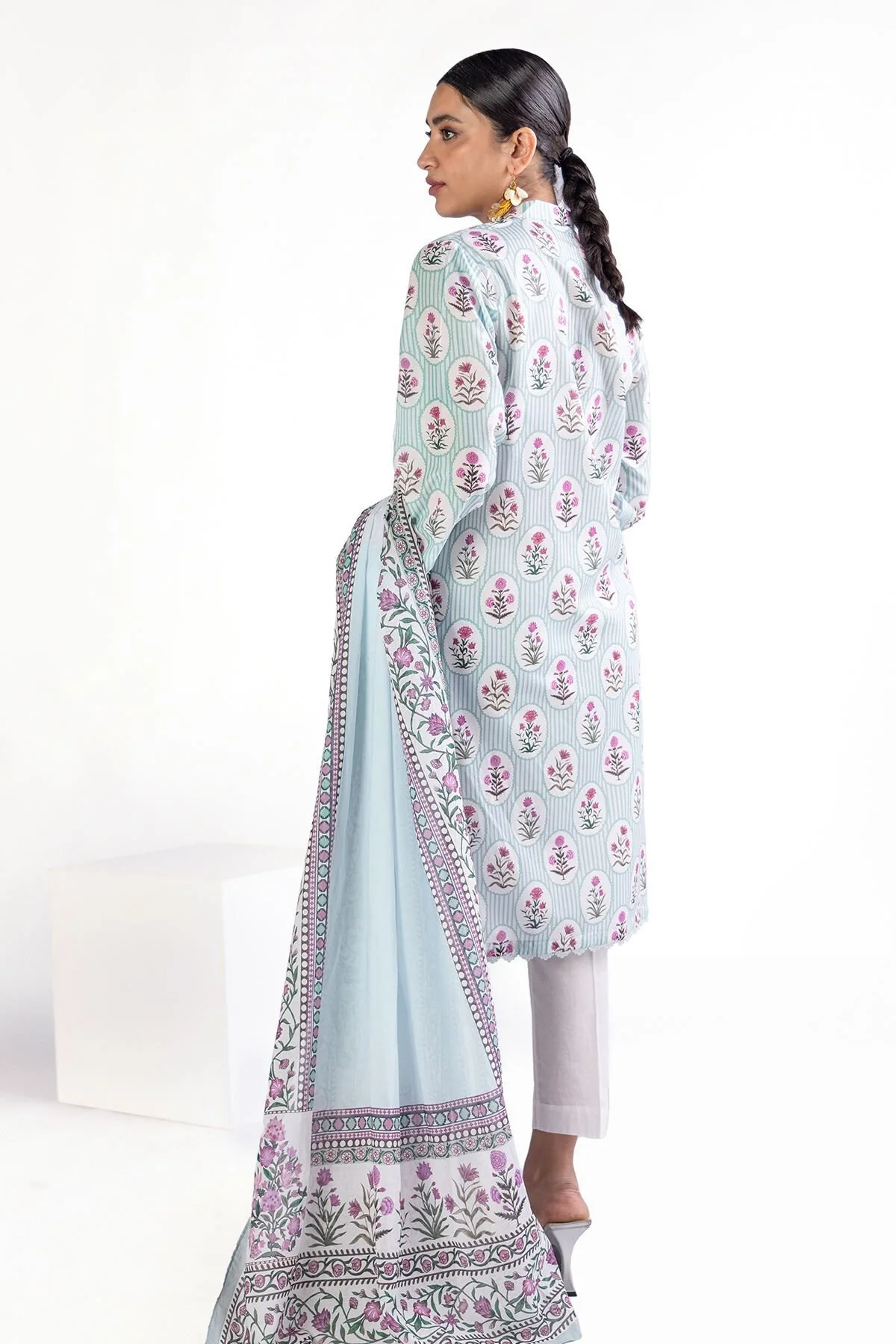 Khaadi SSZ125B Fabrics 2 Piece Top and Dupatta 2025 - Image 2