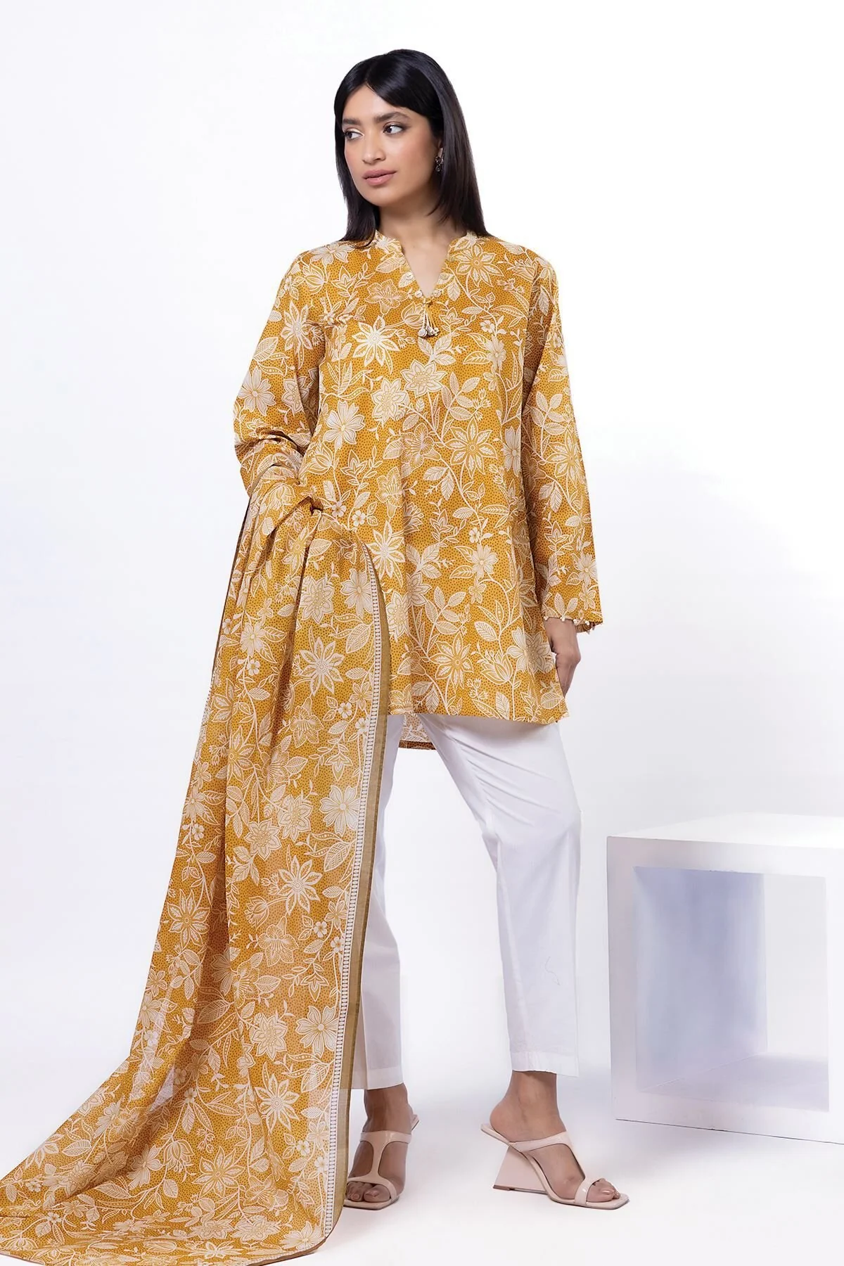 Khaadi SSZ2252A Fabrics 2 Piece Top and Dupatta 2025 - Image 2