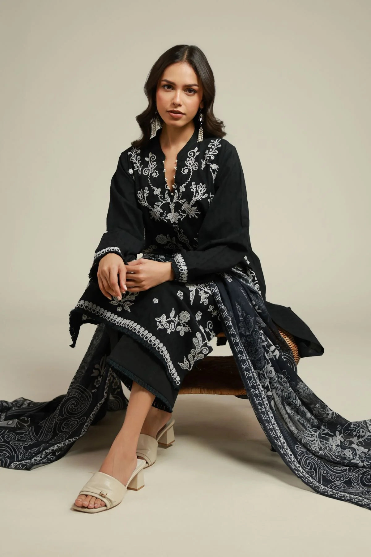 Khaadi T-AS1501R 3 Piece Spring Summer Collection 2026 - Image 2