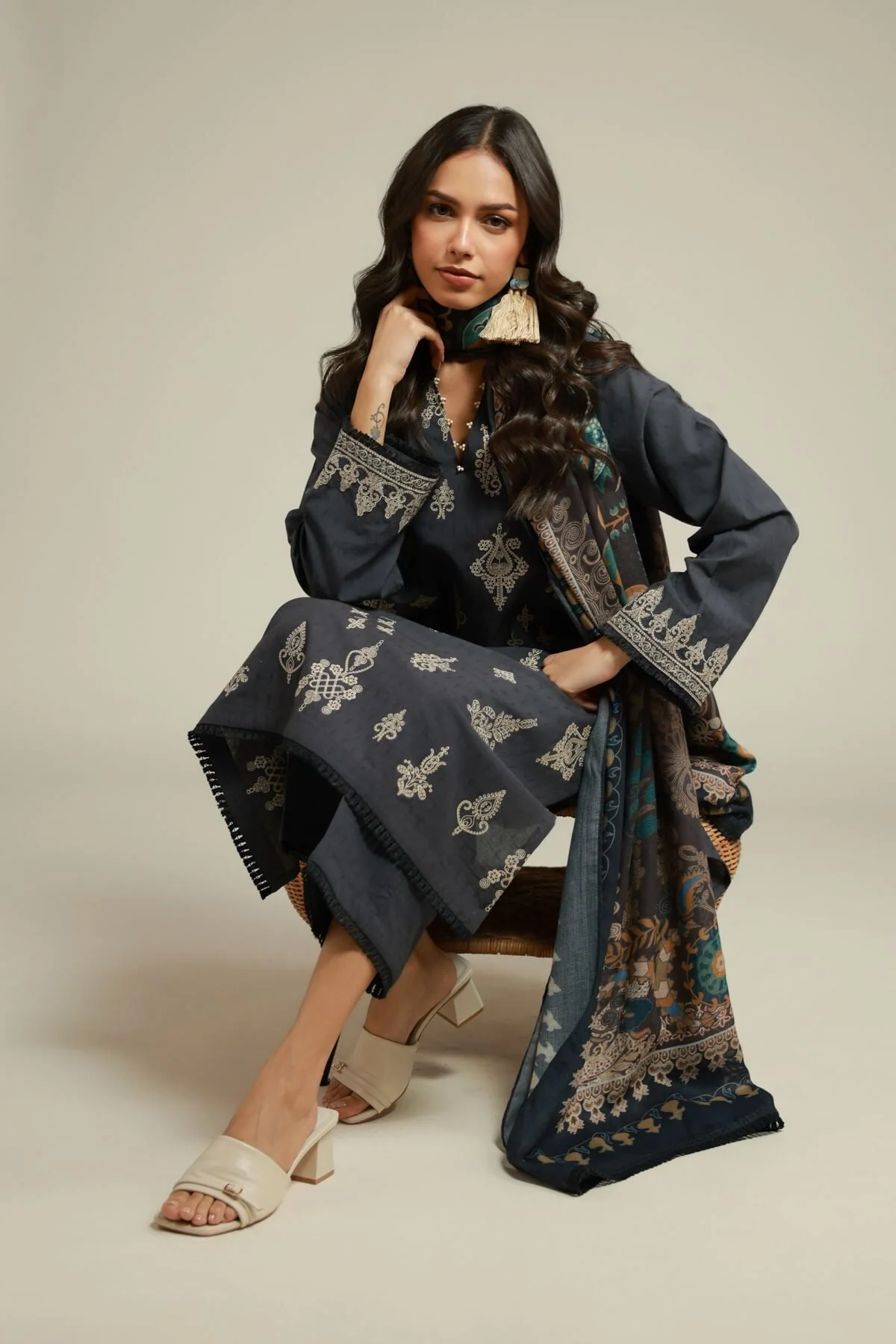 Khaadi T-AS1508R 3 Piece Spring Summer Collection 2026 - Image 2