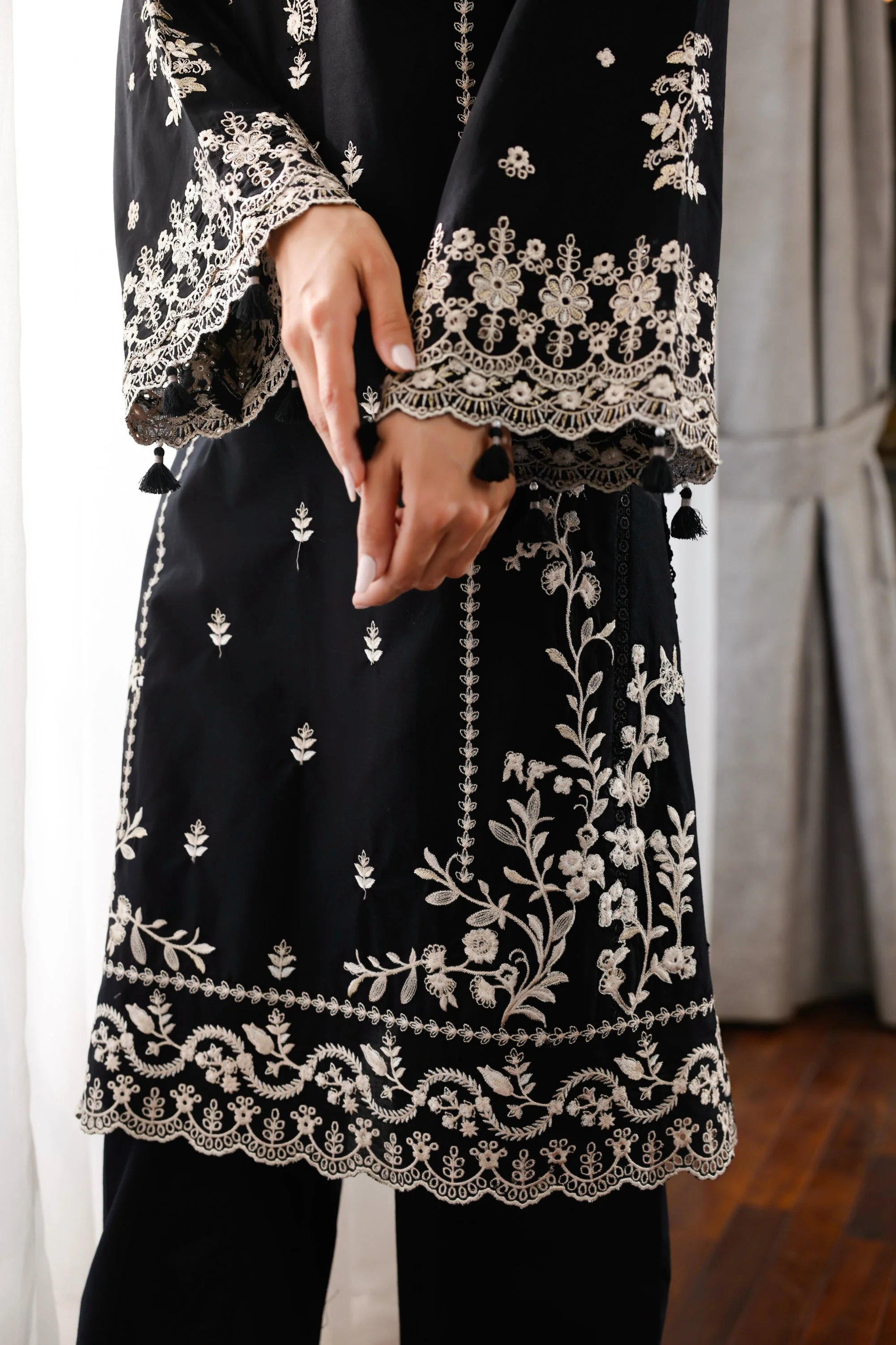 Lakhany LG-IZ-0344 Embroidered Essentials With Printed Dupatta 2025 - Image 2
