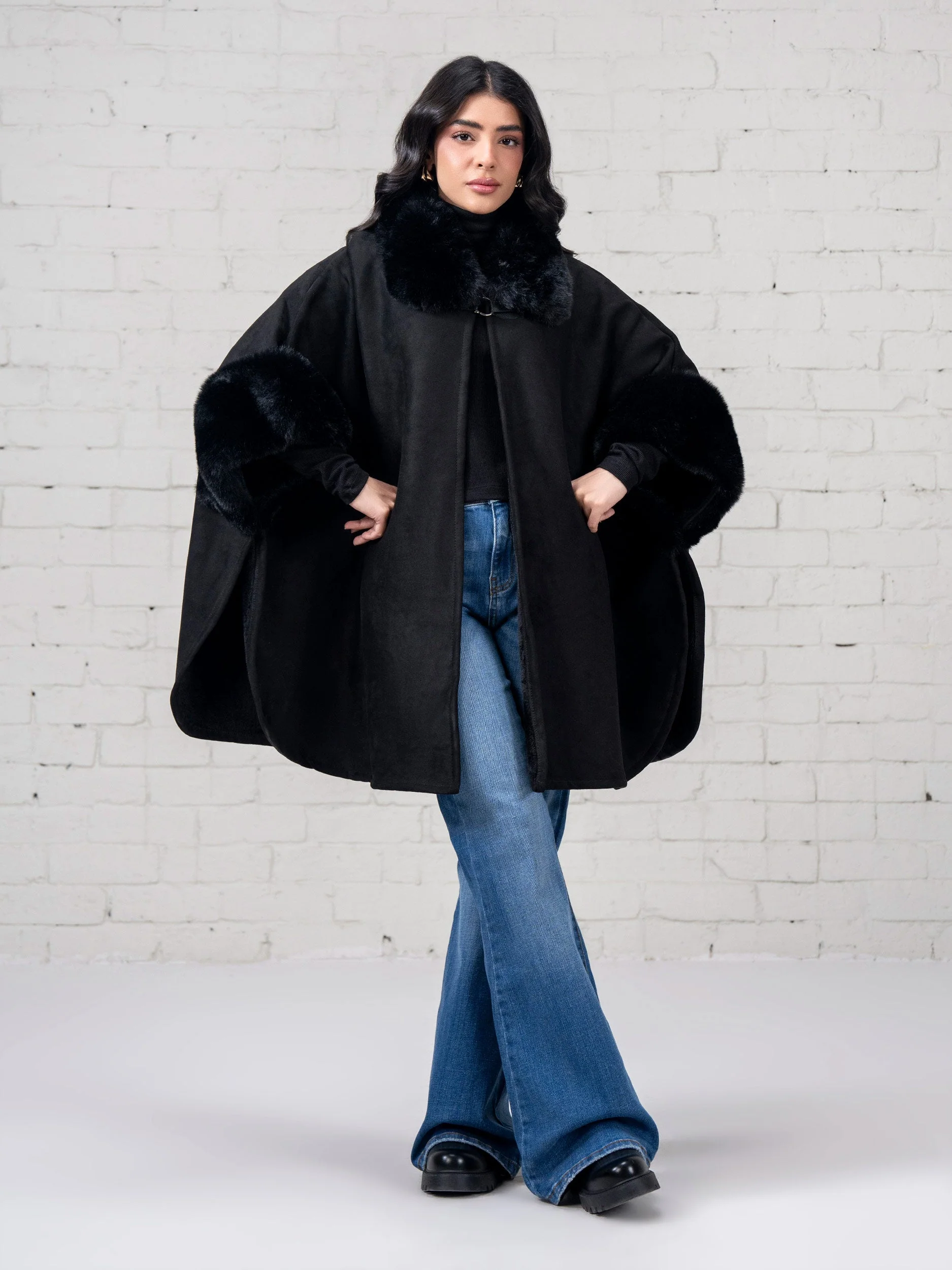 Limelight I9893CP-FRE-034-FurCape Cape  2025