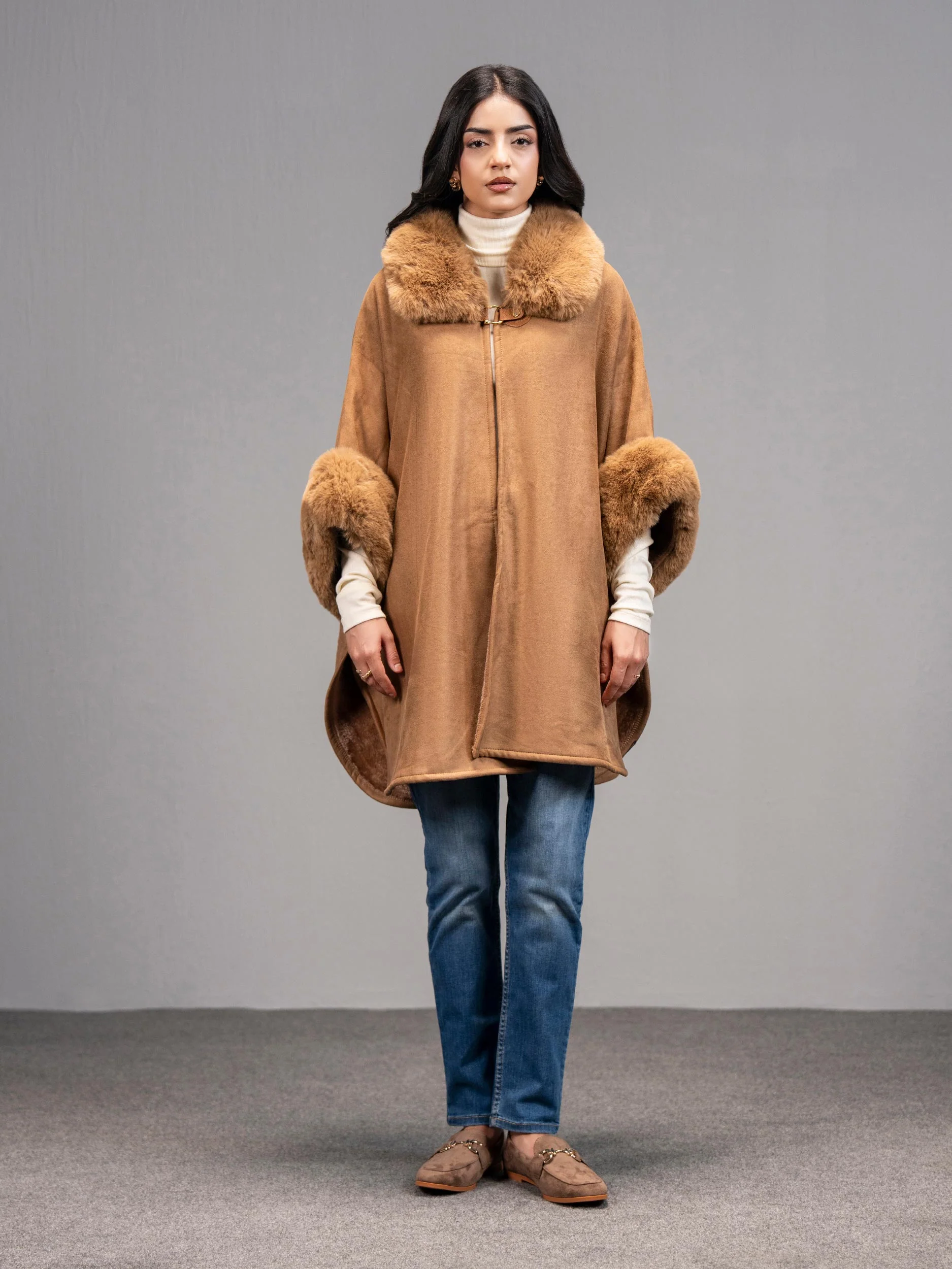 Limelight I9893CP-FRE-091-FurCape Cape  2025