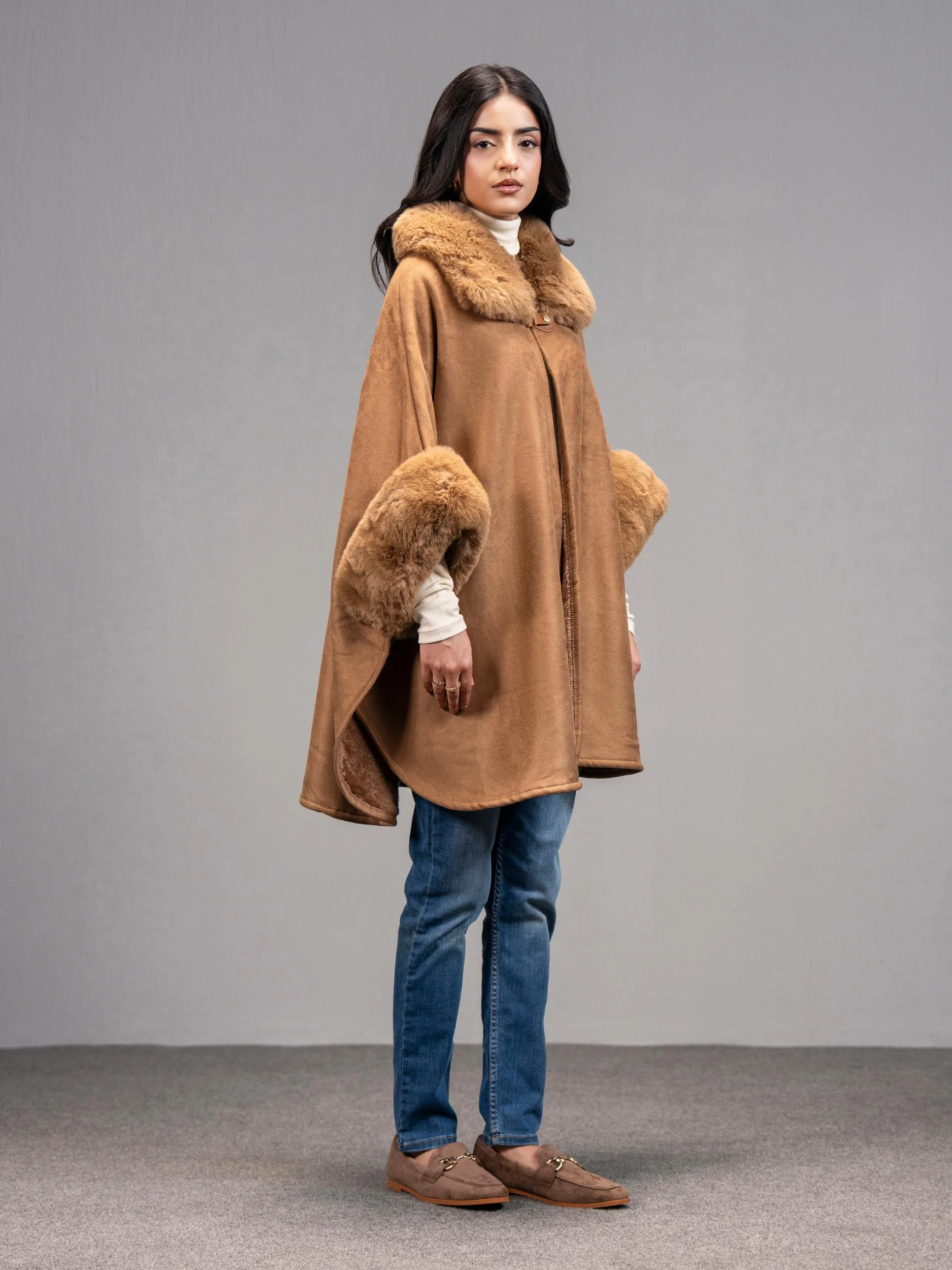 Limelight I9893CP-FRE-091-FurCape Cape  2025 - Image 2