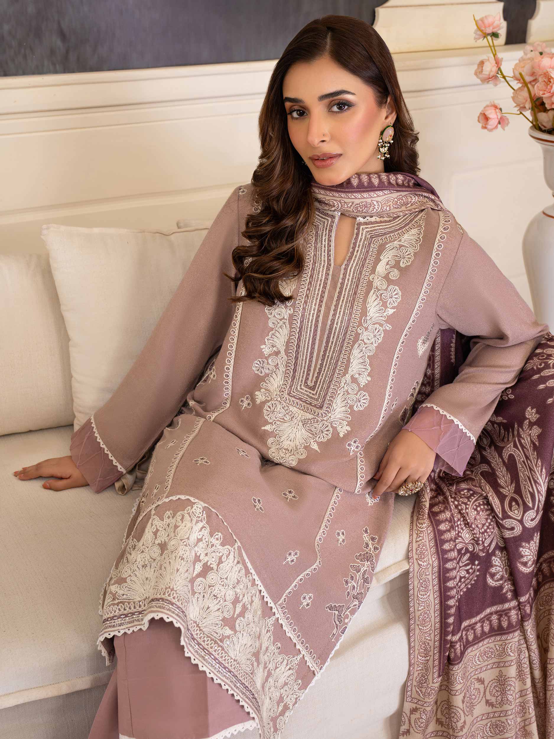 Limelight U3073SU-3Pc-LLC Winter Embroiderd Collection 2025 - Image 2