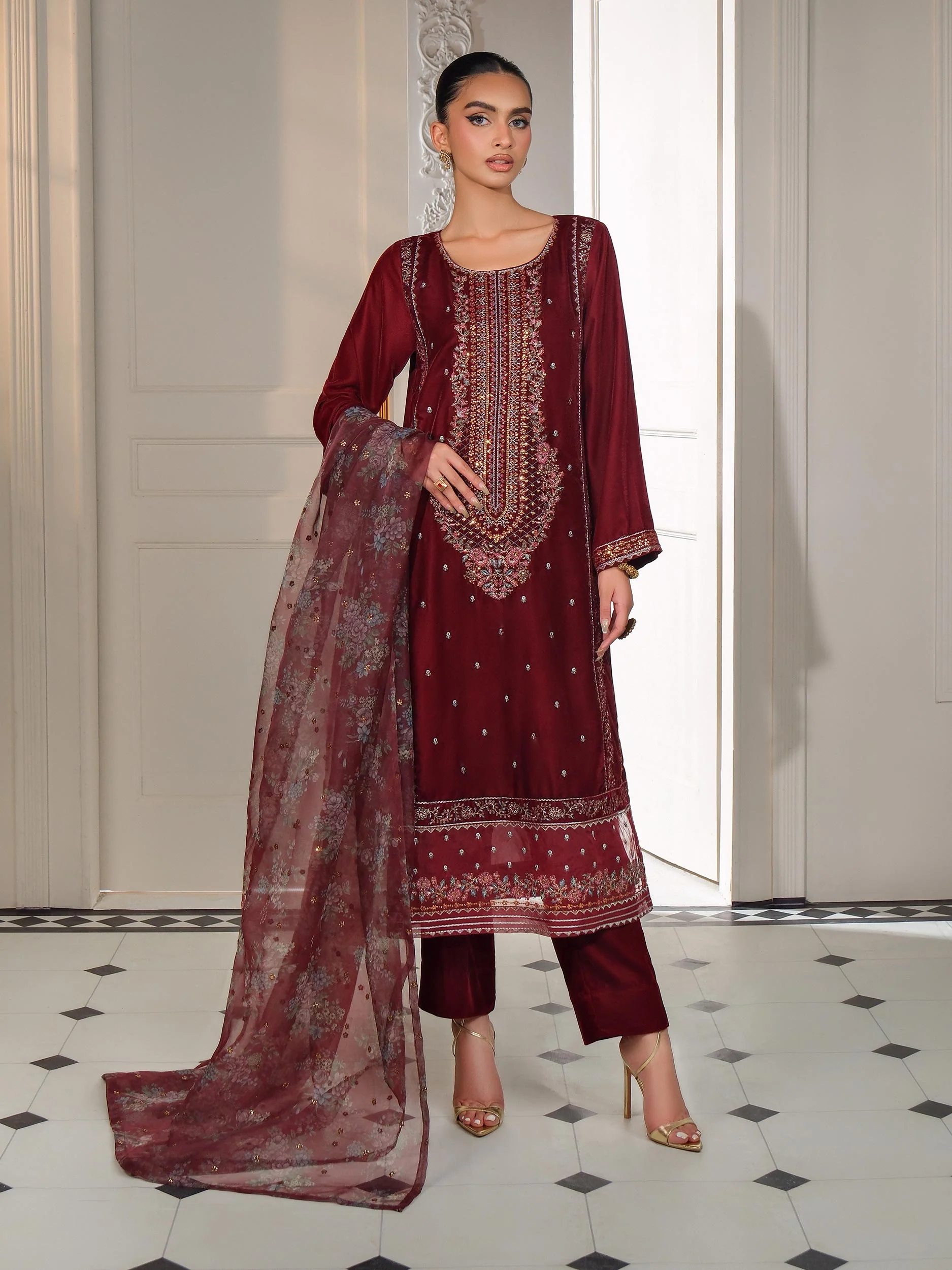 Limelight U3924SU-3PC-582 Winter Embroiderd Collection 2025