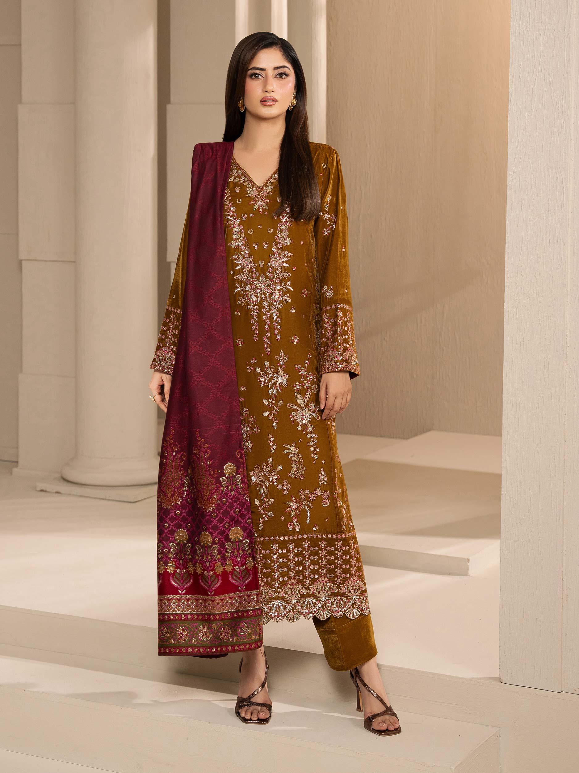 Limelight U3932SU-3PC-360 Winter Embroiderd Collection 2025