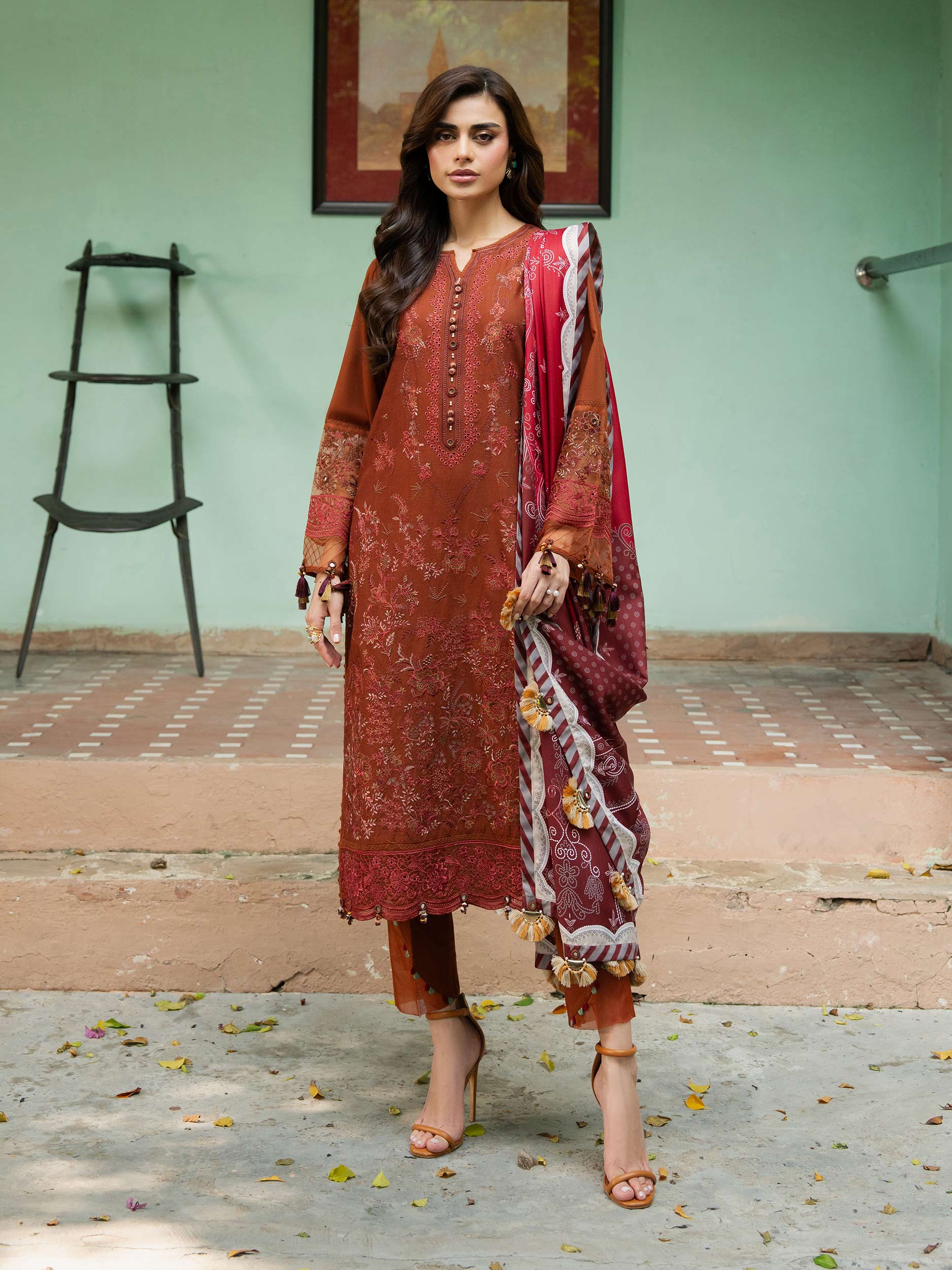 Limelight U4048SU-3PC-091 Winter Embroiderd Collection 2025 - Image 2