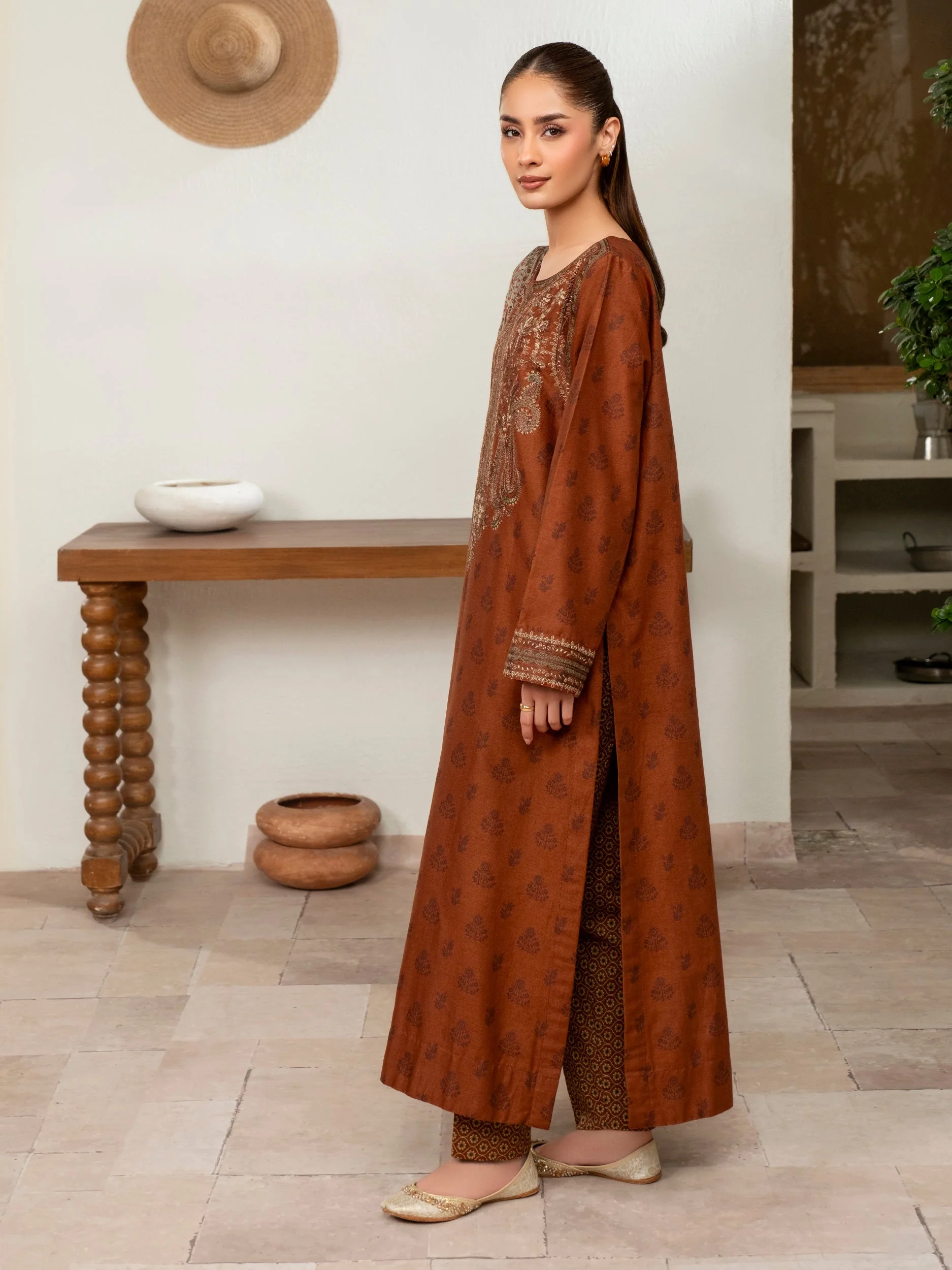 Limelight U4055SU-3PC-425 Winter Embroiderd Collection 2025 - Image 2