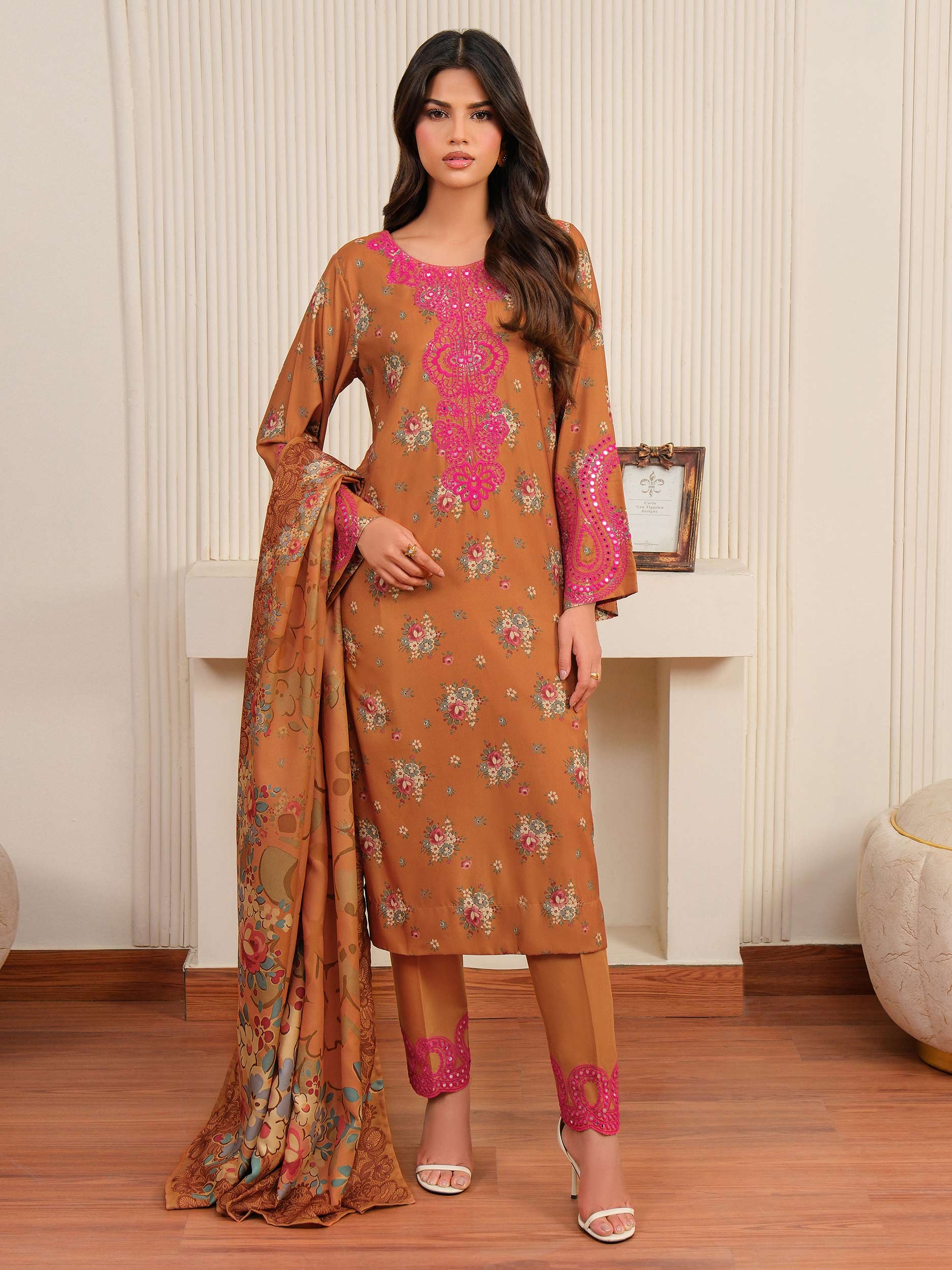 Limelight U4060SU-3PC-419 Winter Embroiderd Collection 2025