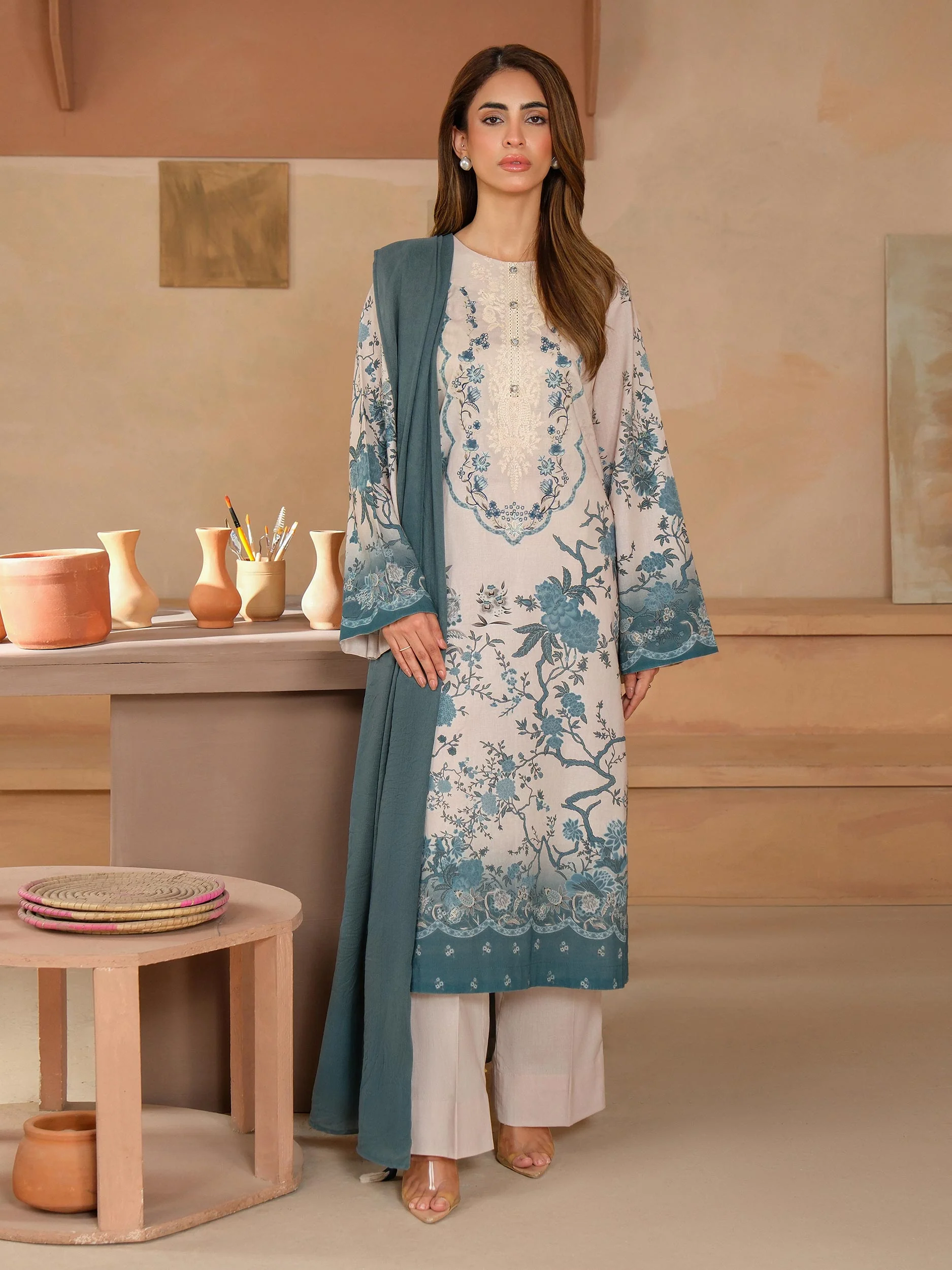 Limelight U4091SU-3PC-256 Winter Embroiderd Collection 2025