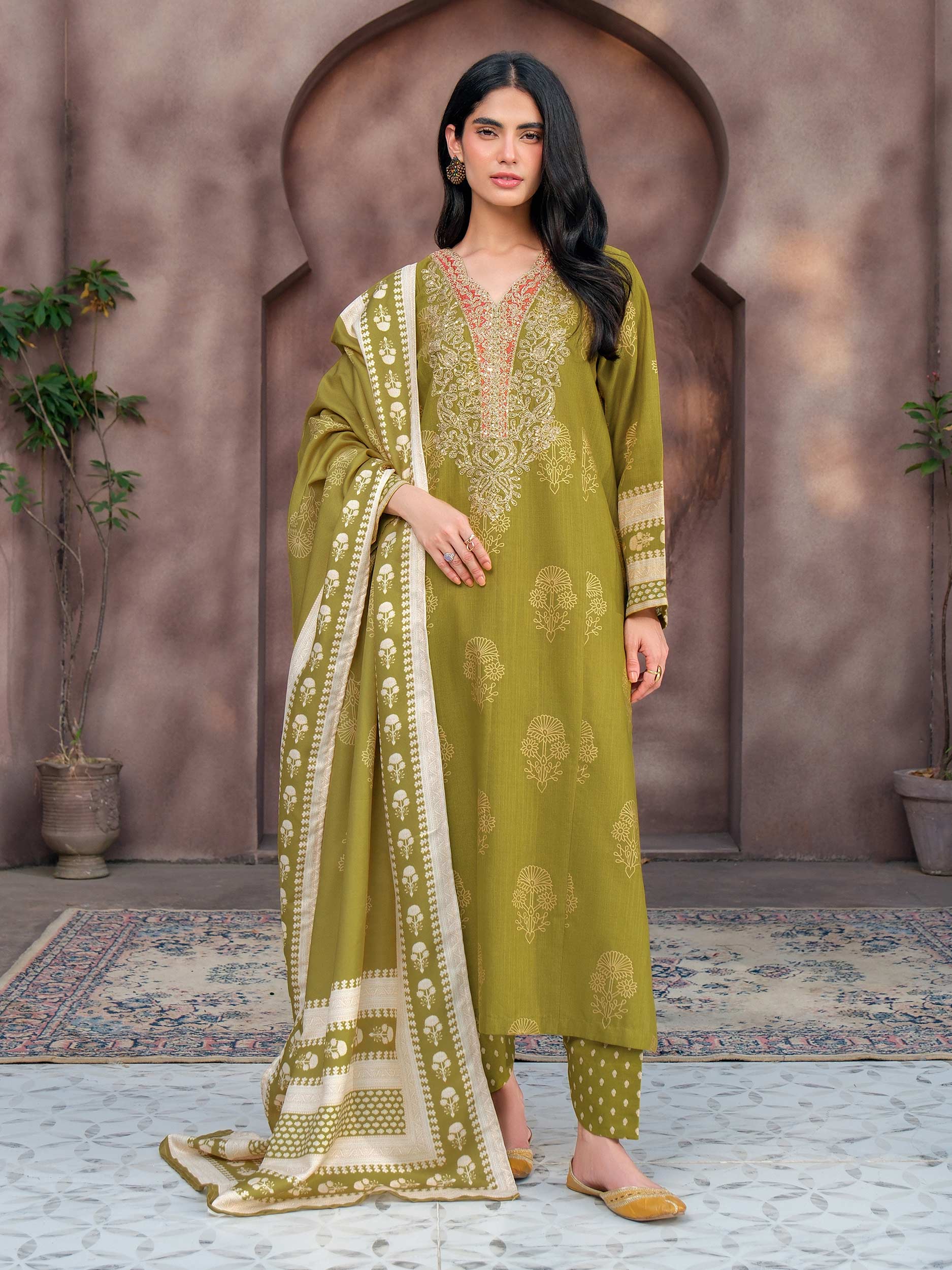 Limelight U4125SU-3PC-360 Winter Embroiderd Collection 2025