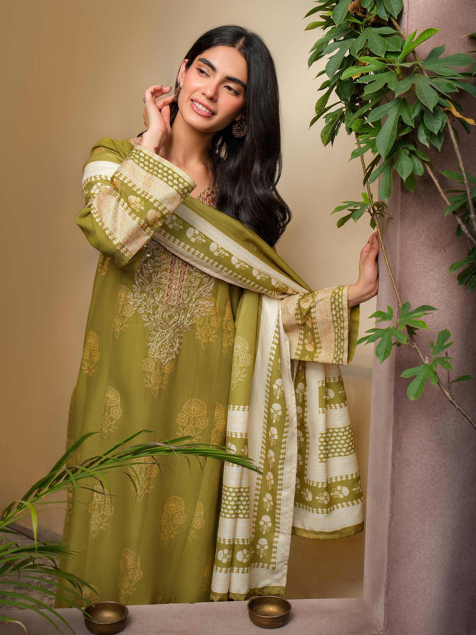 Limelight U4125SU-3PC-360 Winter Embroiderd Collection 2025 - Image 2