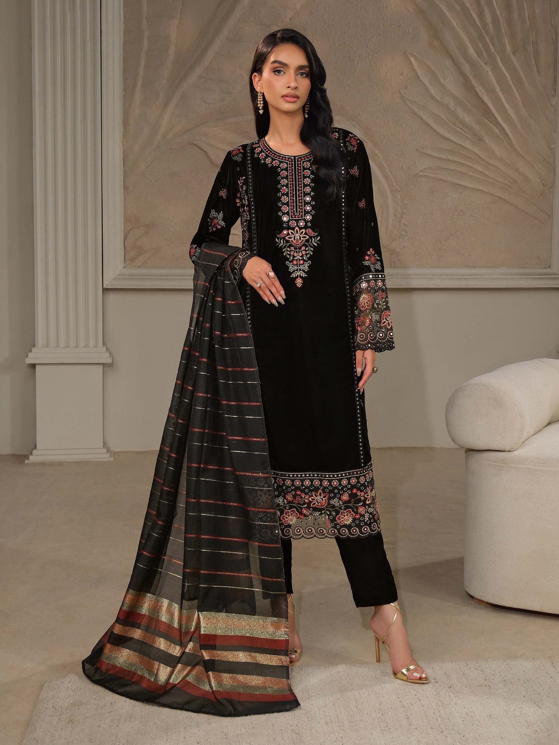 Limelight U4225SU-3PC-034 Winter Embroiderd Collection 2025