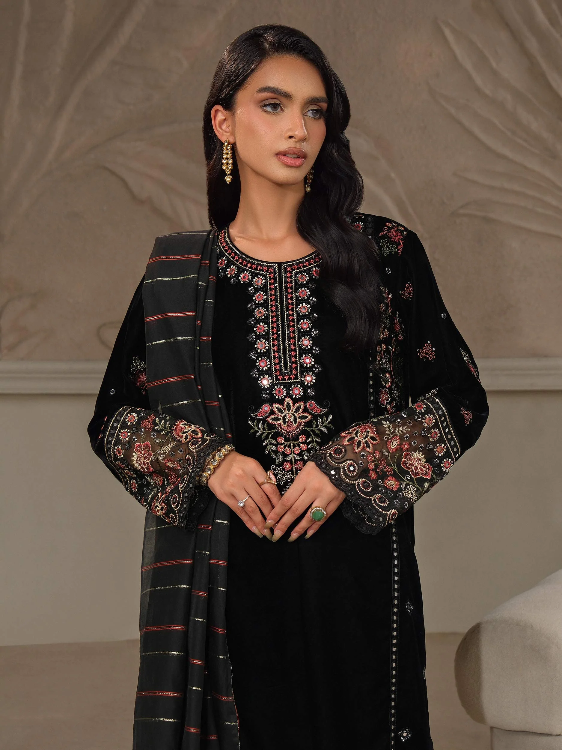 Limelight U4225SU-3PC-034 Winter Embroiderd Collection 2025 - Image 2