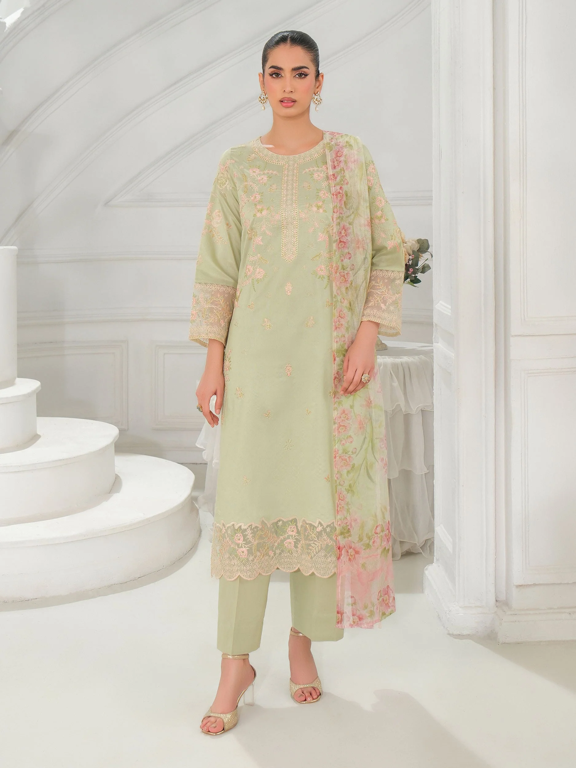 Limelight U4321SU-3PC-329 Winter Embroiderd Collection 2025