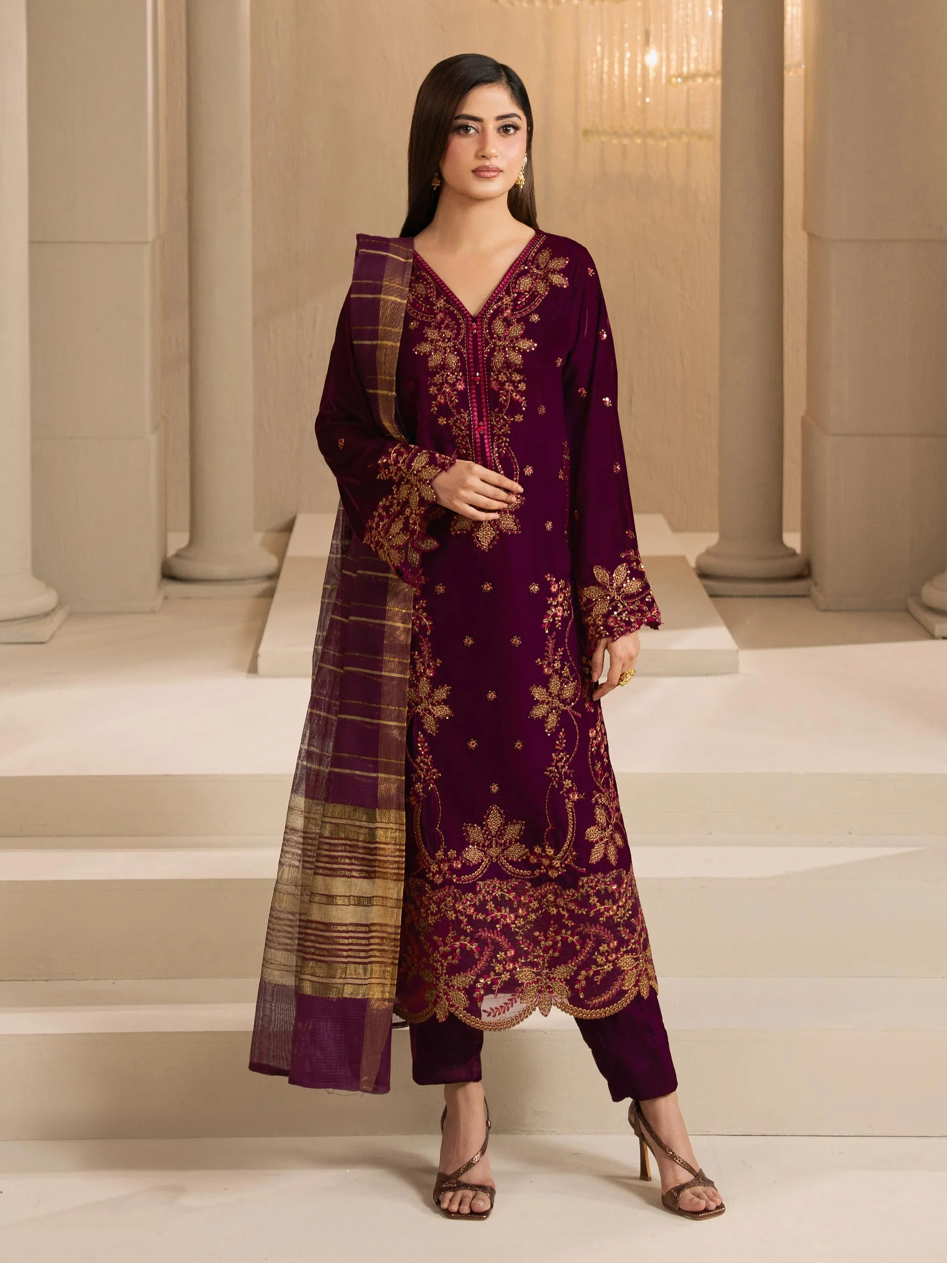 Limelight U4369SU-3PC-597 Winter Embroiderd Collection 2025