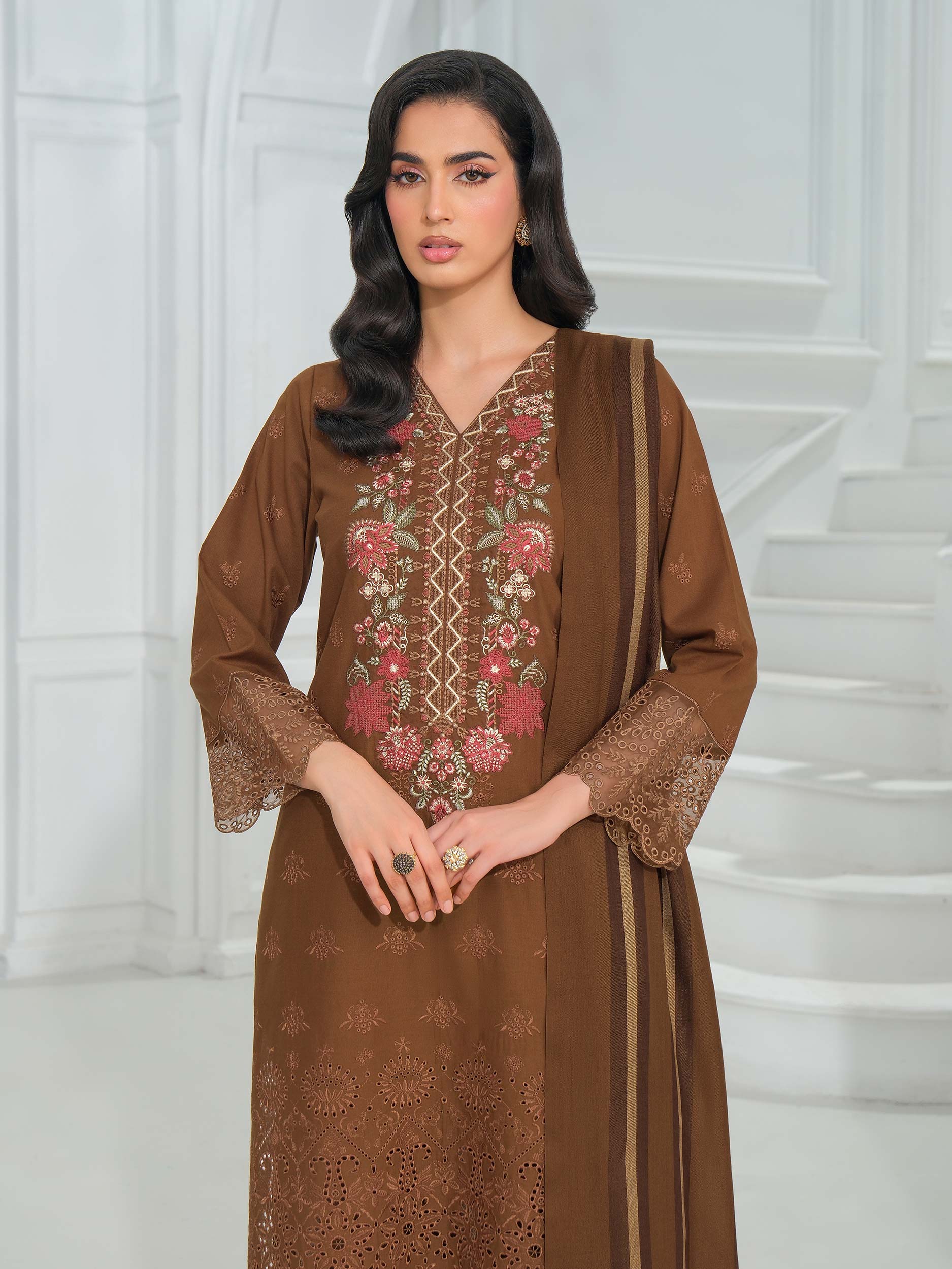 Limelight U4468SU-3PC-091 Winter Embroiderd Collection 2025 - Image 2
