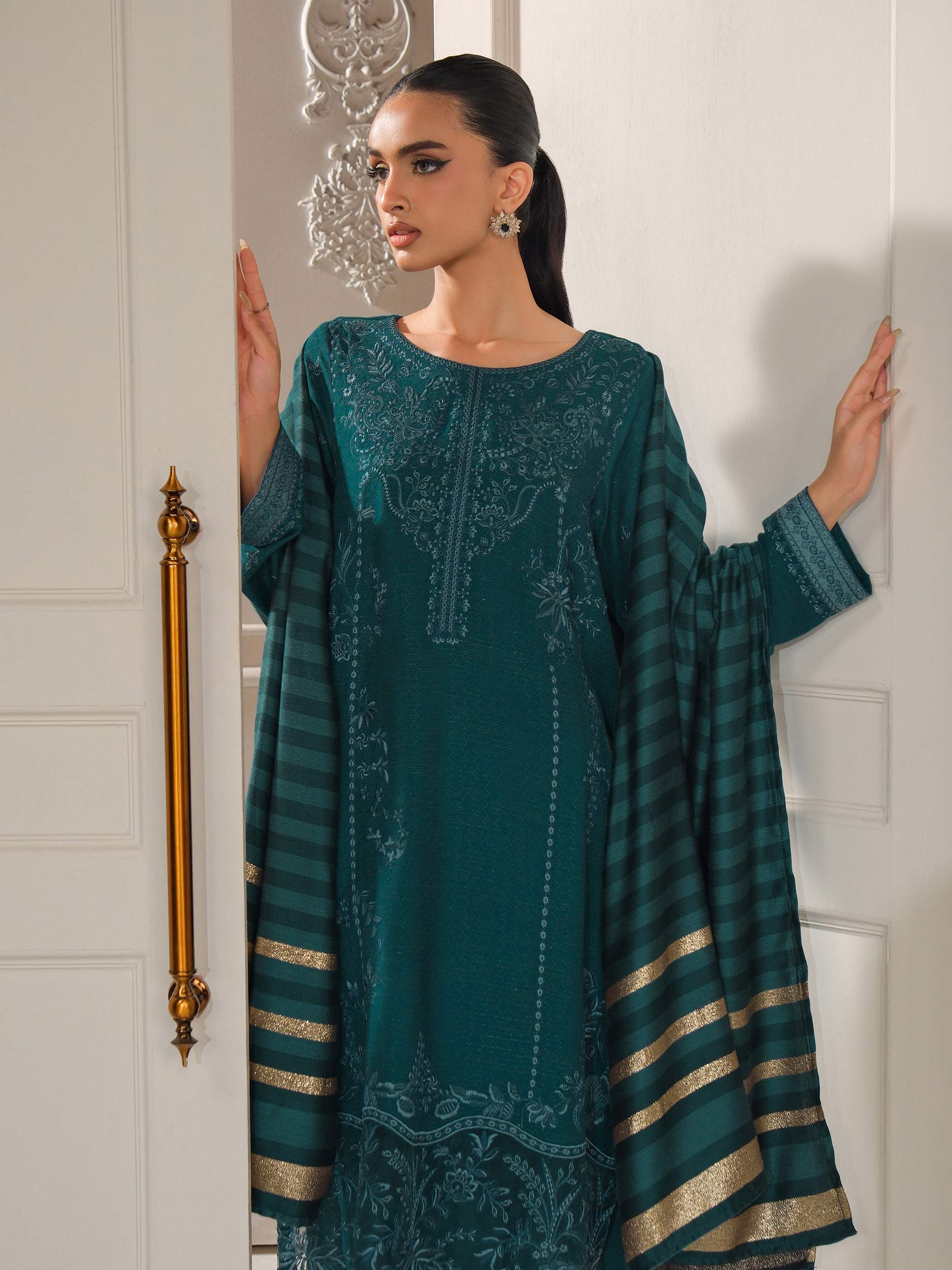 Limelight U4472SU-3PC-227 Winter Embroiderd Collection 2025 - Image 2