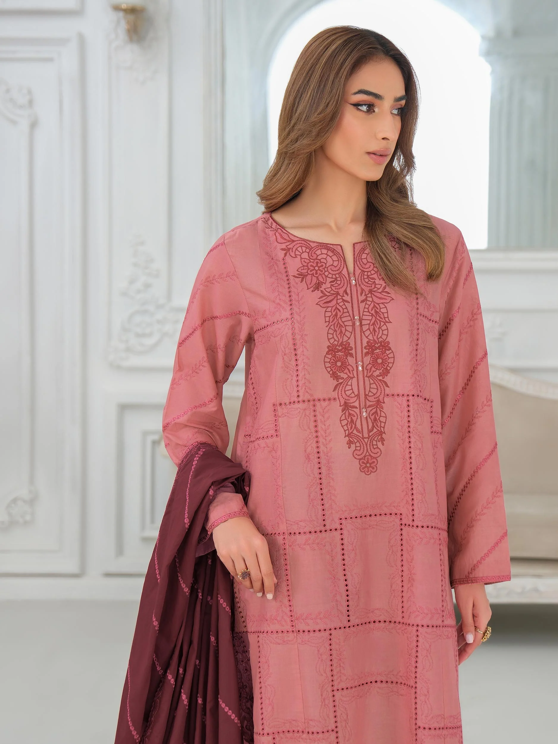 Limelight U4480SU-3PC-489 Winter Embroiderd Collection 2025 - Image 2