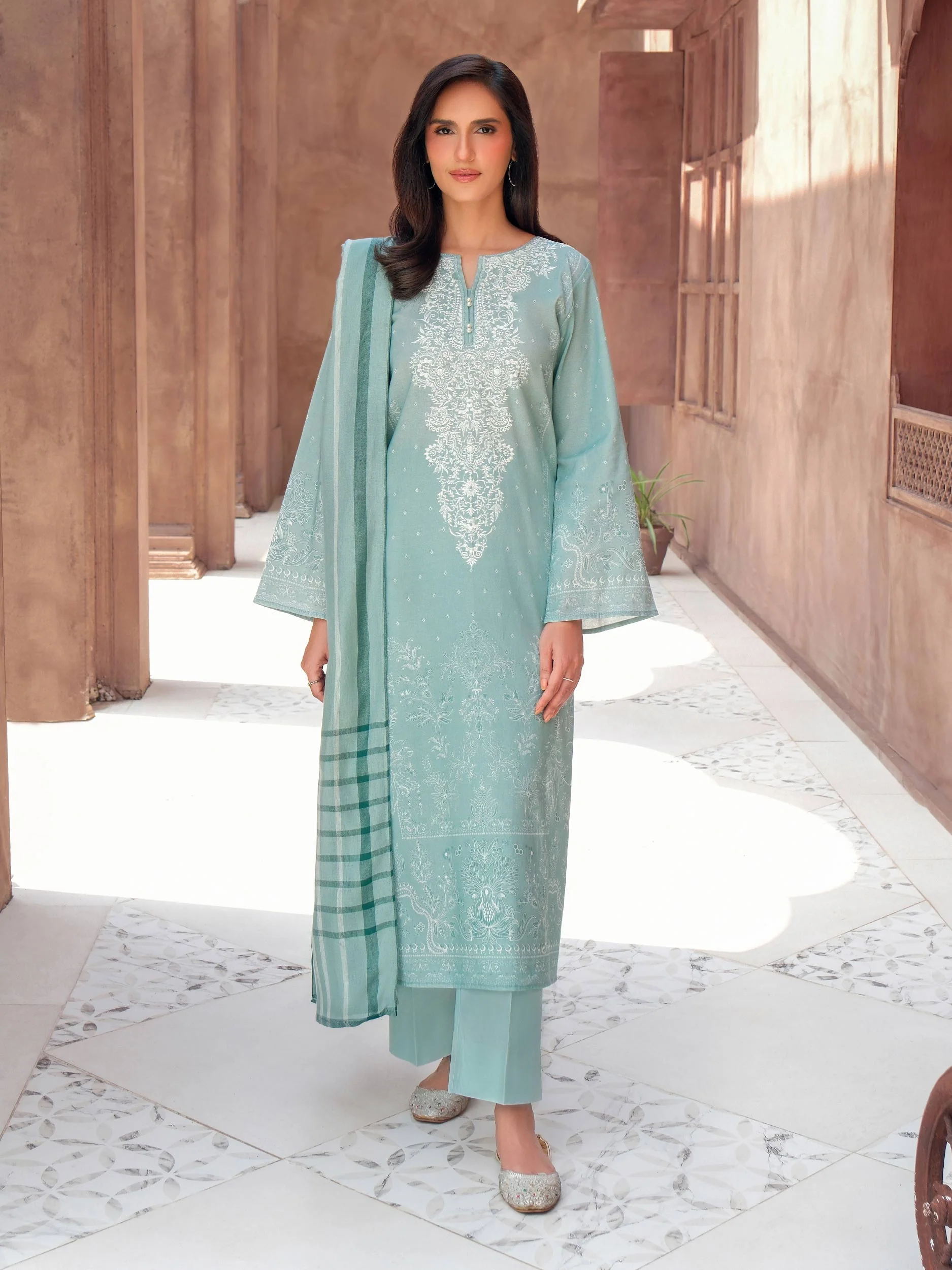 Limelight U4483SU-3PC-283 Winter Embroiderd Collection 2025