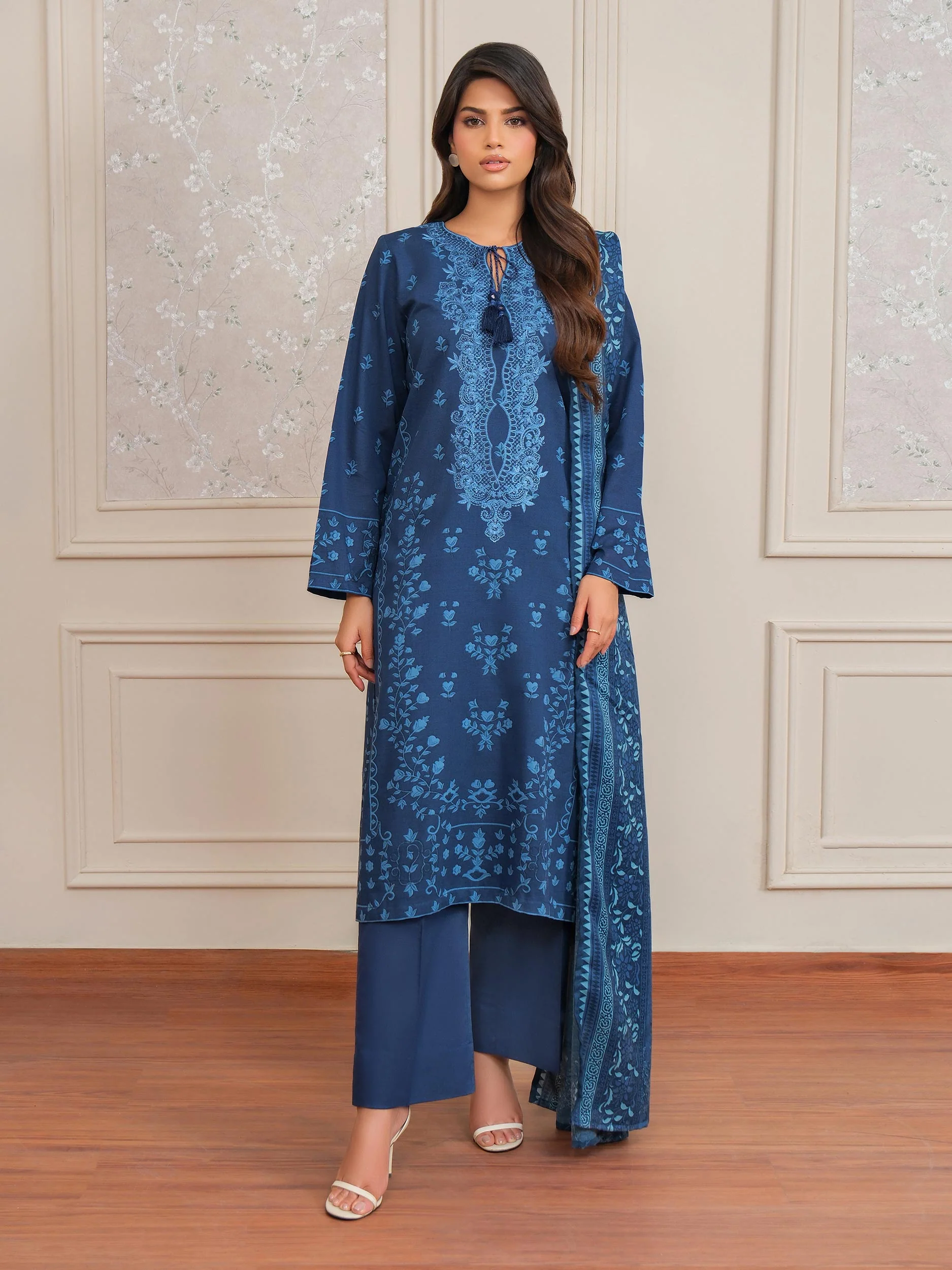 Limelight U4624SU-3PC-143 Winter Embroiderd Collection 2025